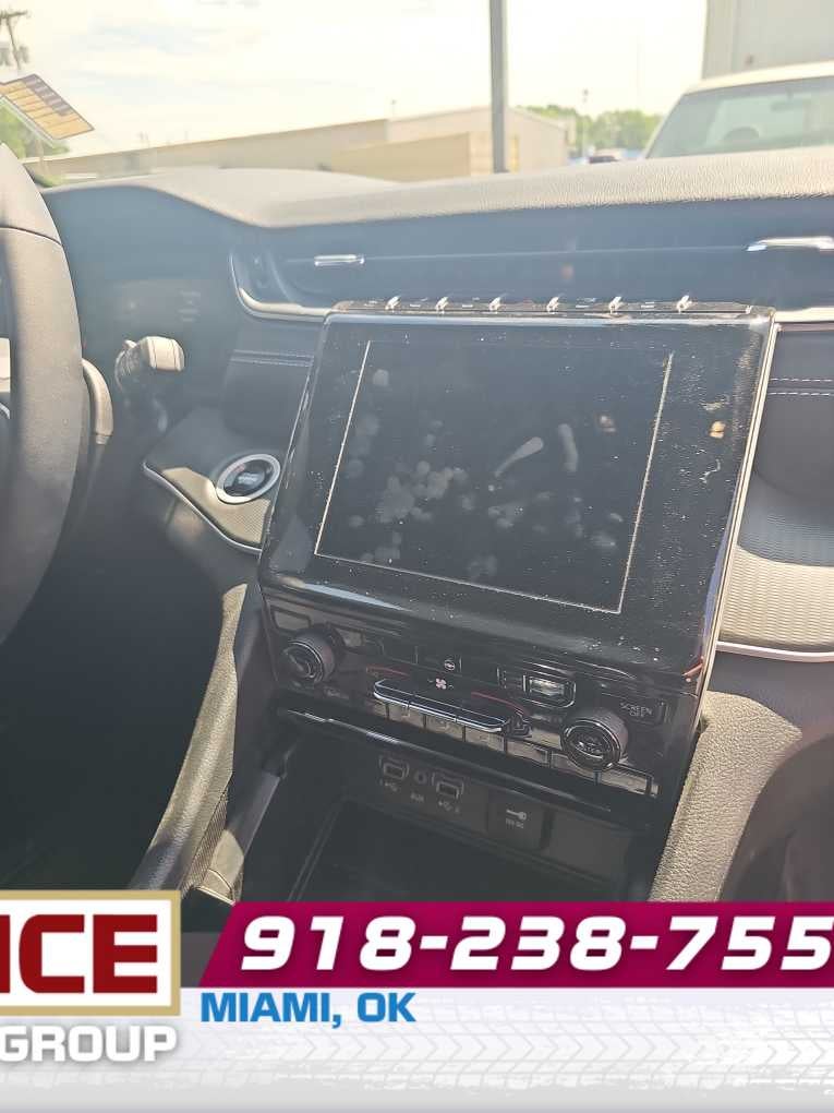 2025 Jeep Grand Cherokee L Altitude X 4x4