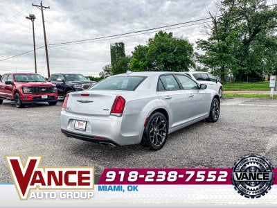 2022 Chrysler 300 Touring