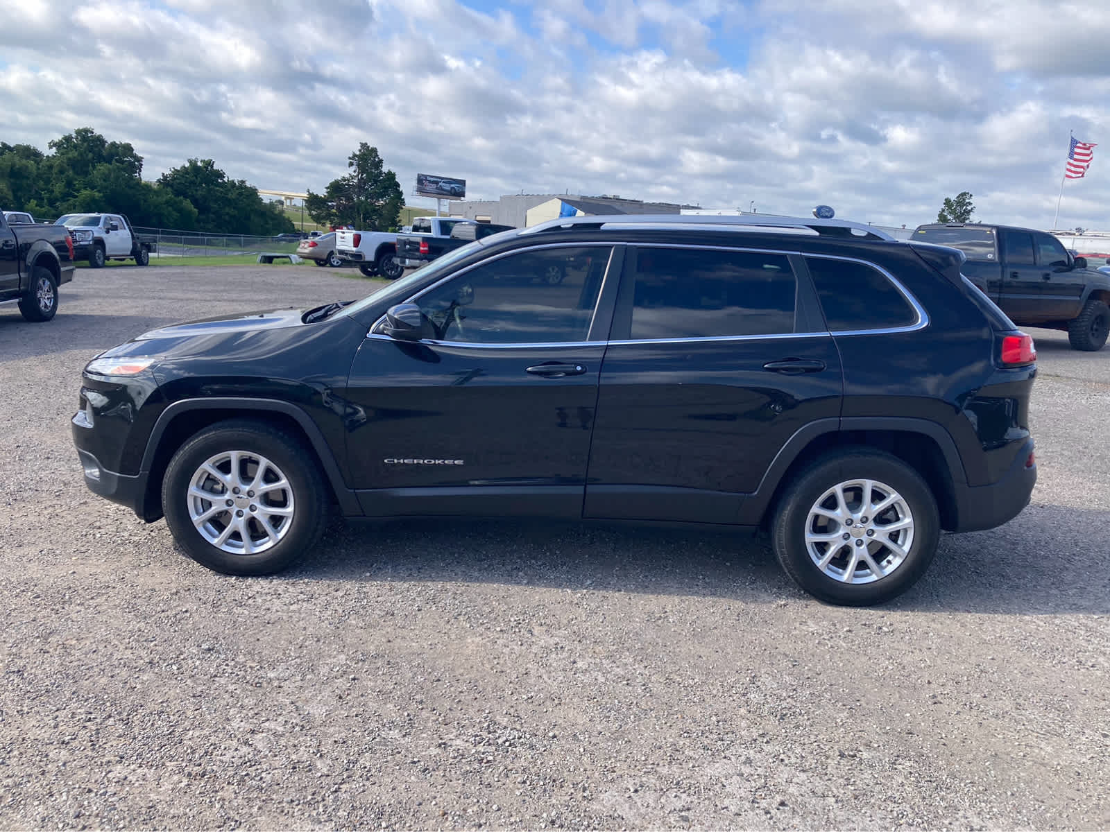 Used 2016 Jeep Cherokee Latitude with VIN 1C4PJMCB3GW221406 for sale in Guthrie, OK