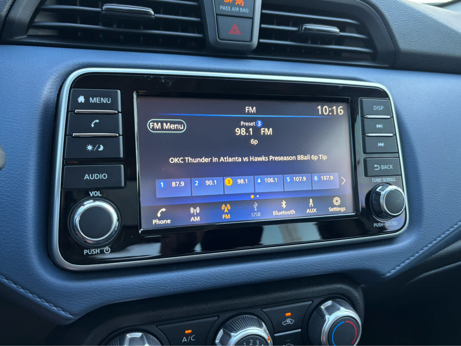 2024 Nissan Versa SV
