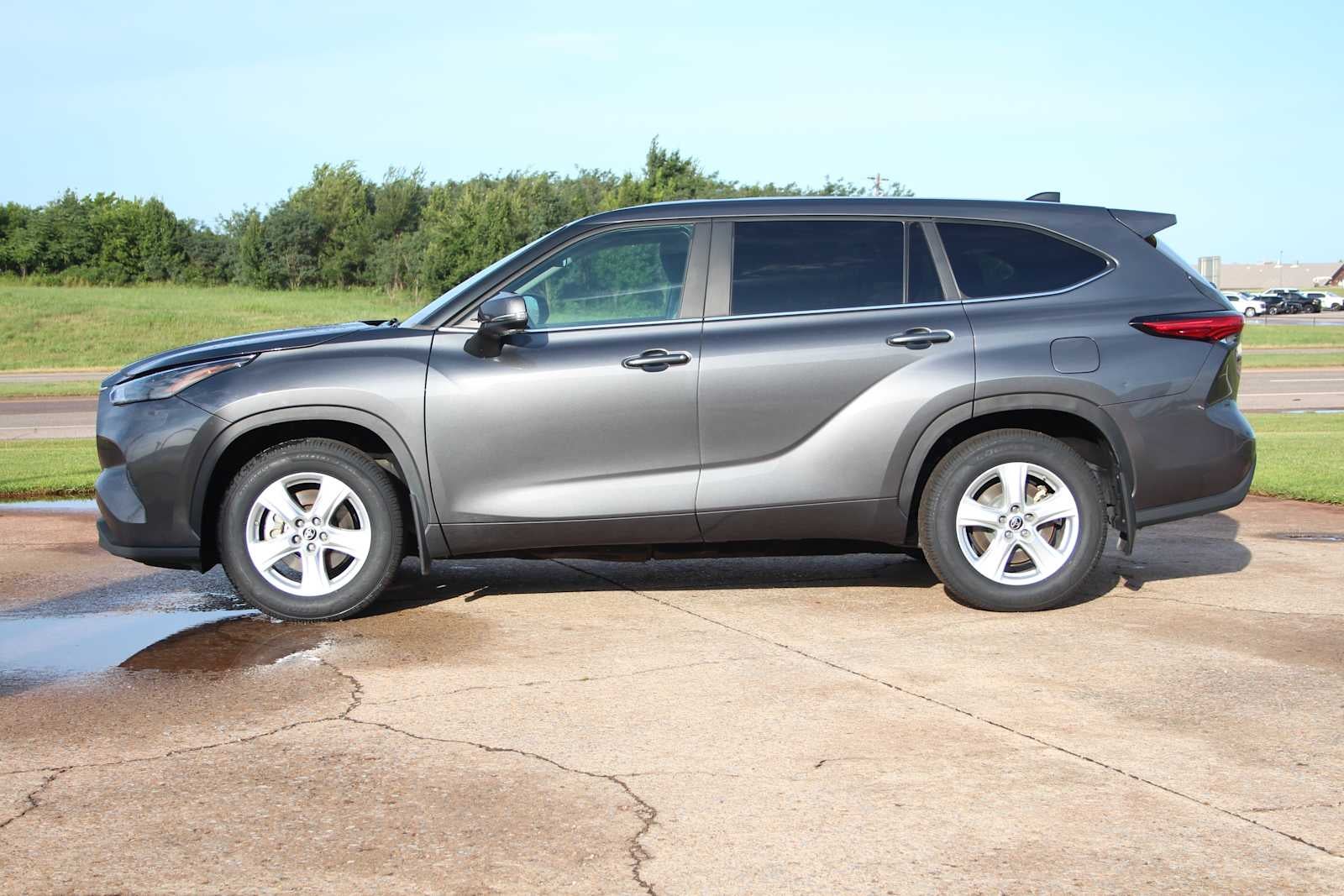 2023 Toyota Highlander LE