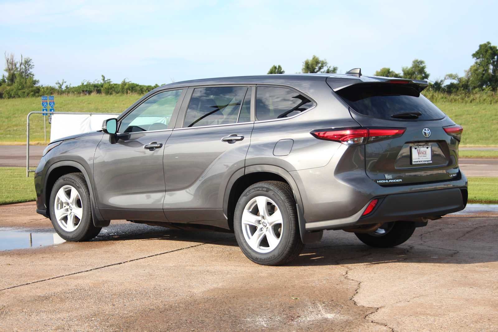 2023 Toyota Highlander LE