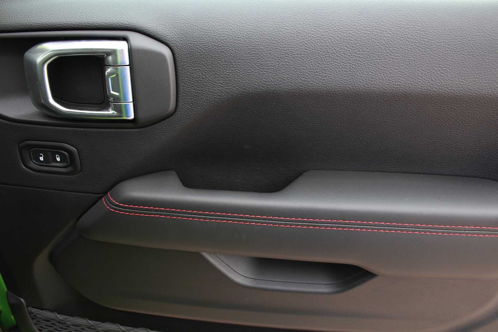 2025 Jeep Wrangler 4-Door Rubicon - Photo 17