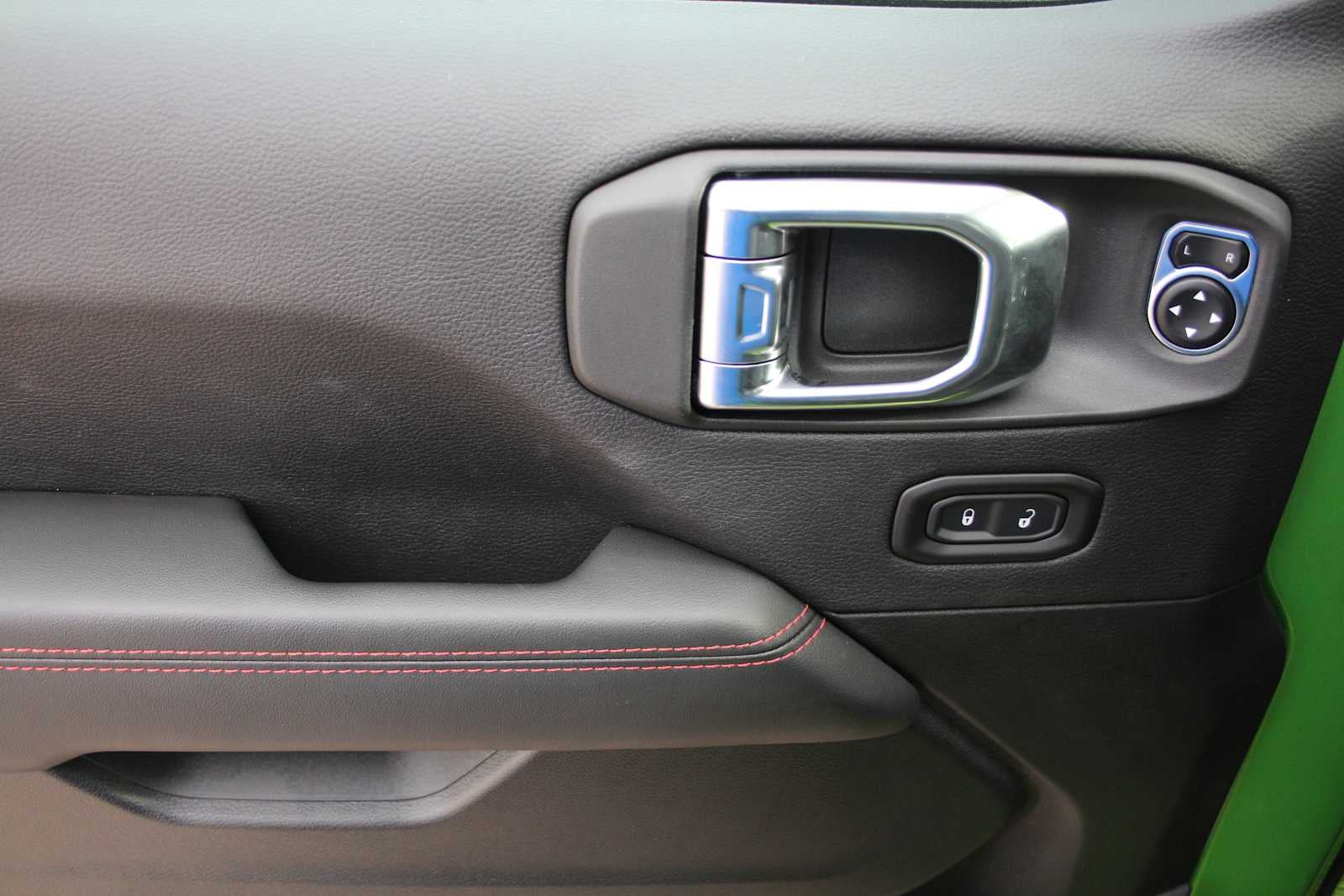 2025 Jeep Wrangler 4-Door Rubicon - Photo 34