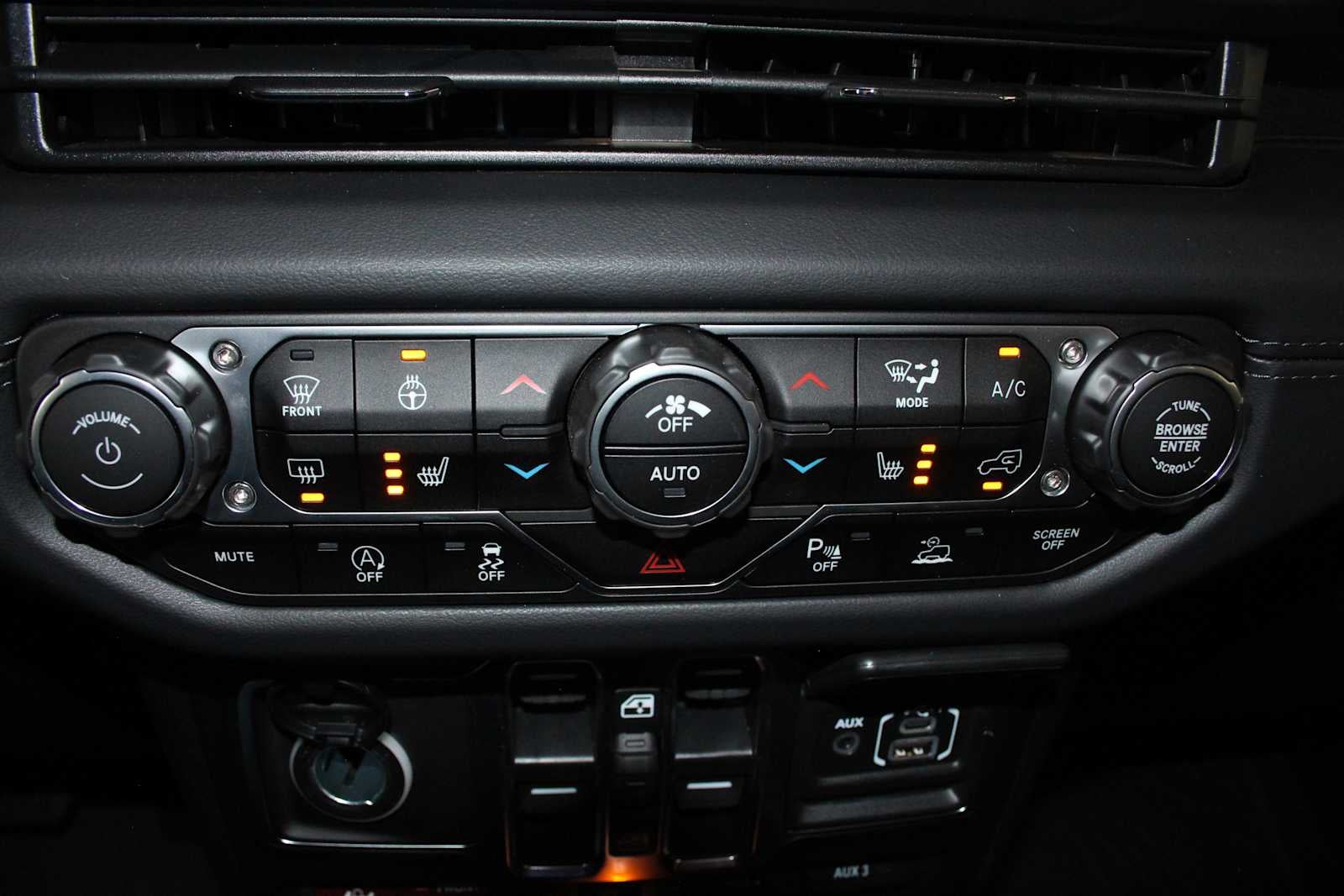 2025 Jeep Wrangler 4-Door Rubicon - Photo 40