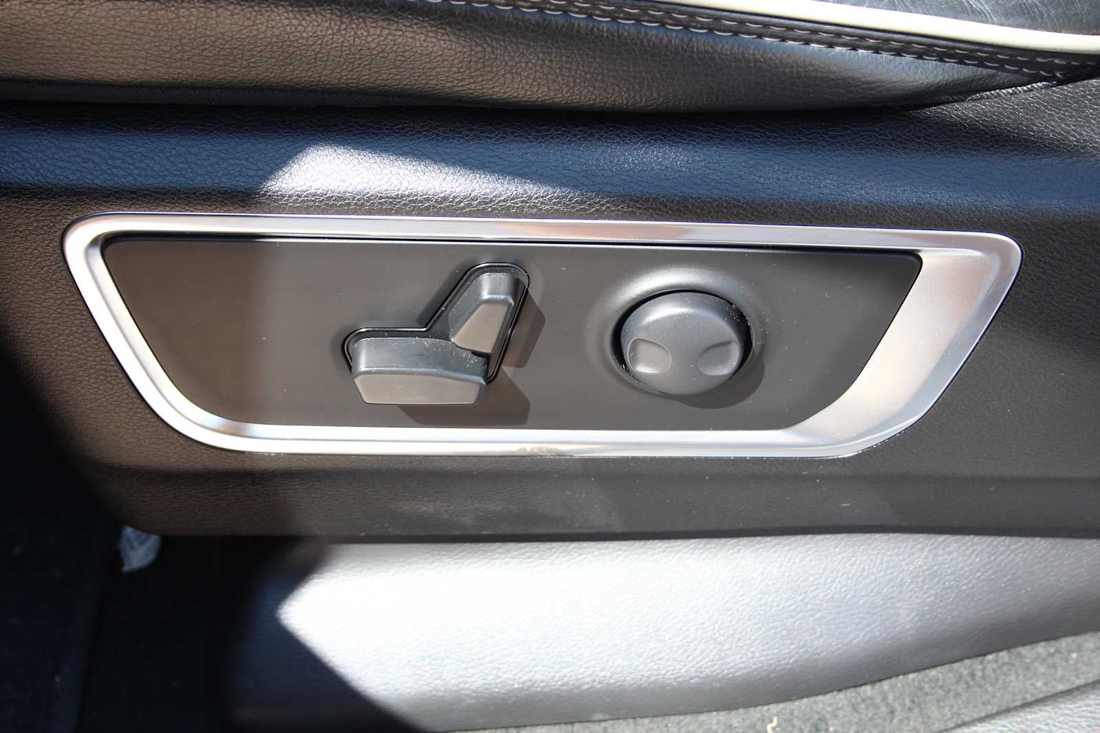2024 RAM Ram 1500 Pickup Laramie - Photo 29