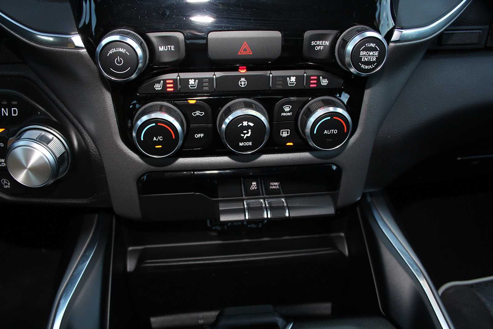 2024 RAM Ram 1500 Pickup Laramie - Photo 40
