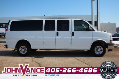 2024 Chevrolet Express Passenger 3500 1LT