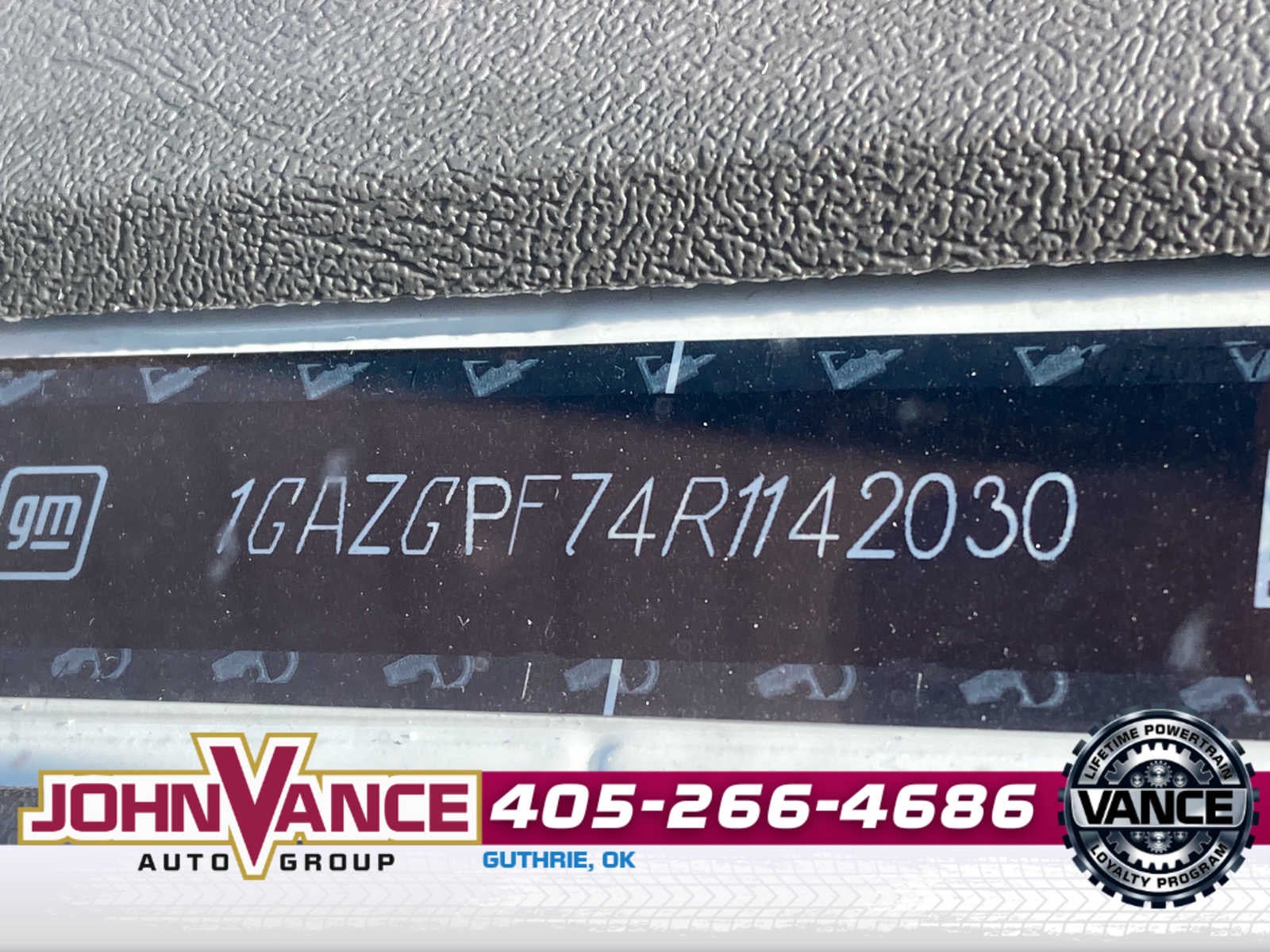 2024 Chevrolet Express Passenger 3500 1LT