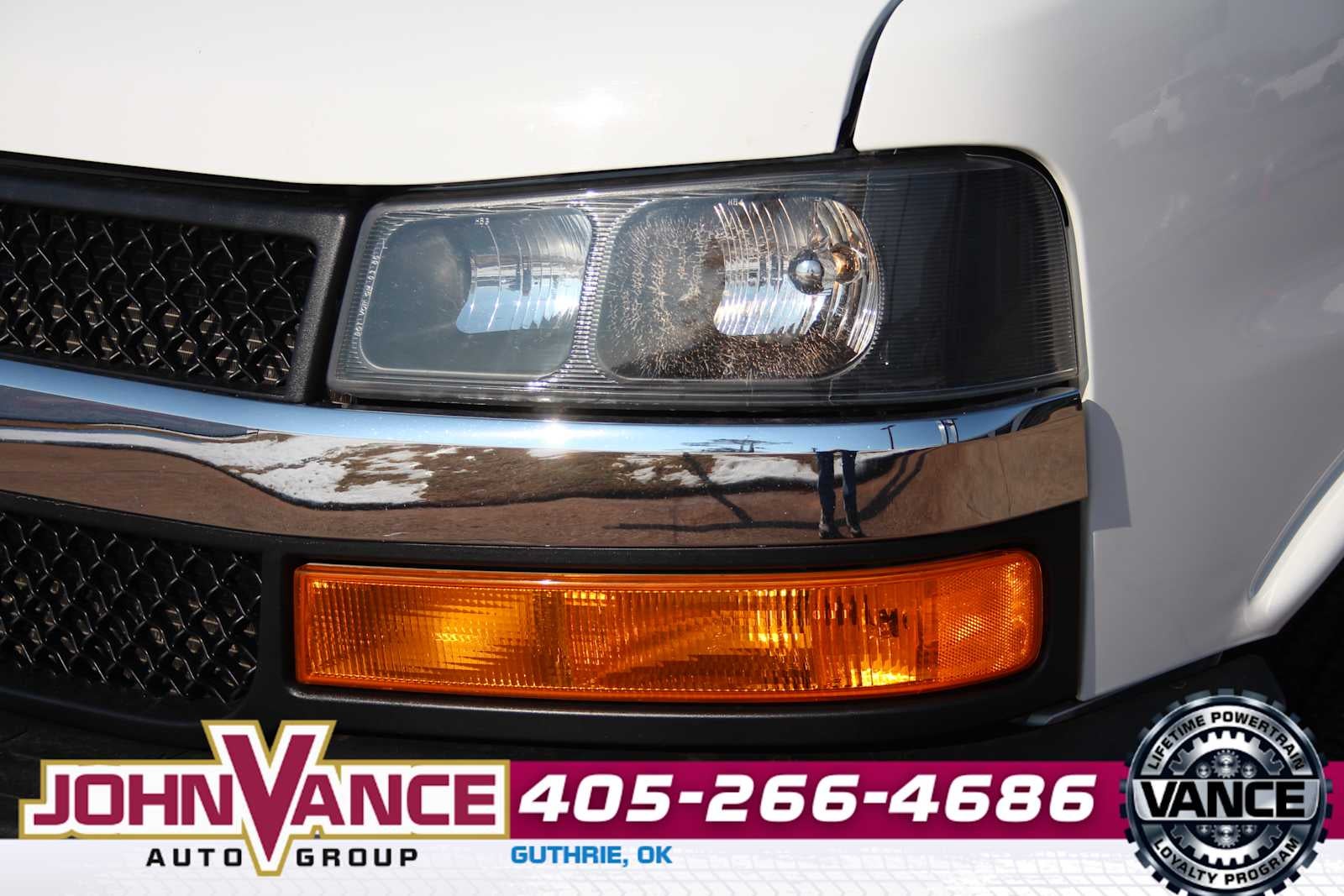 2024 Chevrolet Express Passenger 3500 1LT