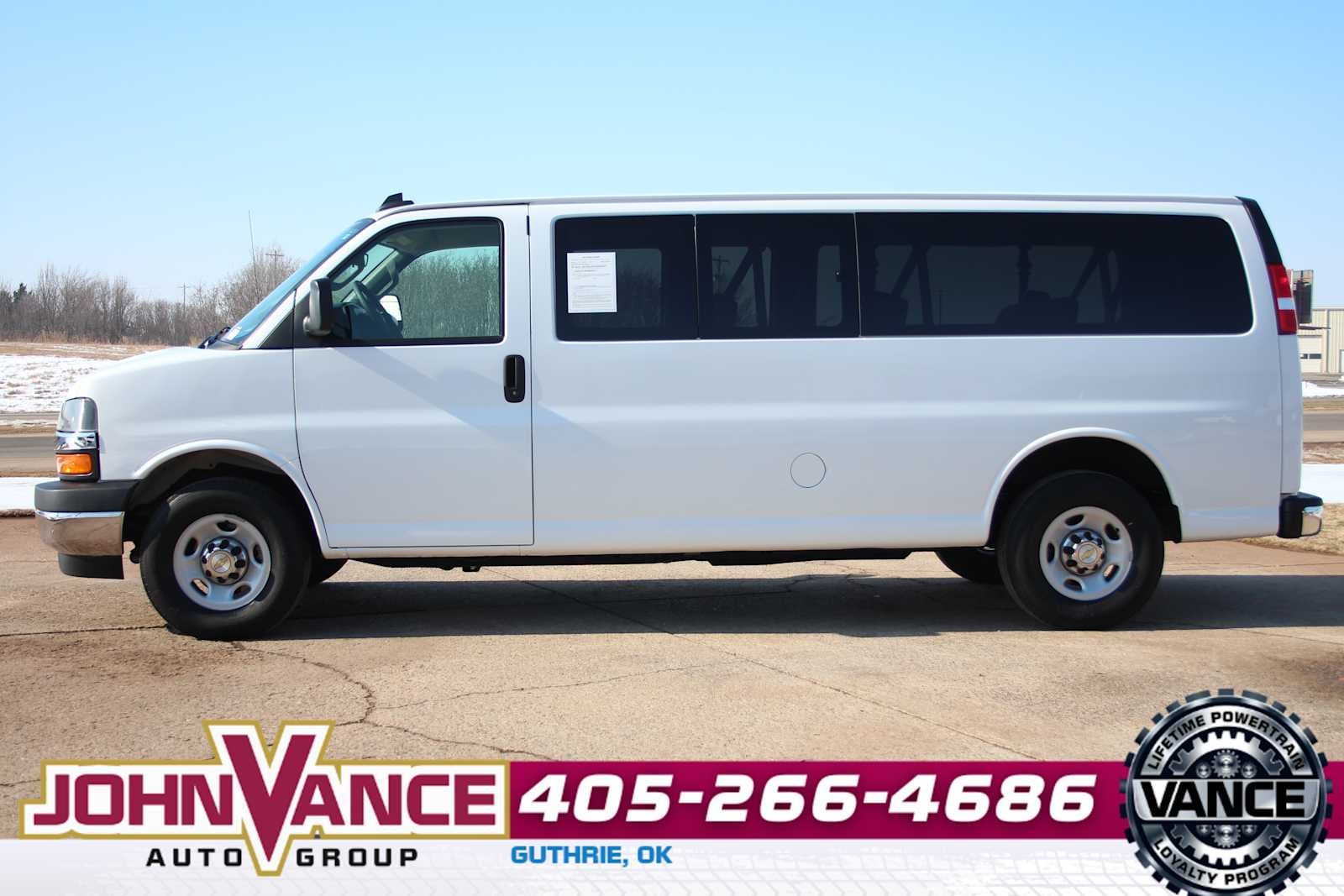 2024 Chevrolet Express Passenger 3500 1LT