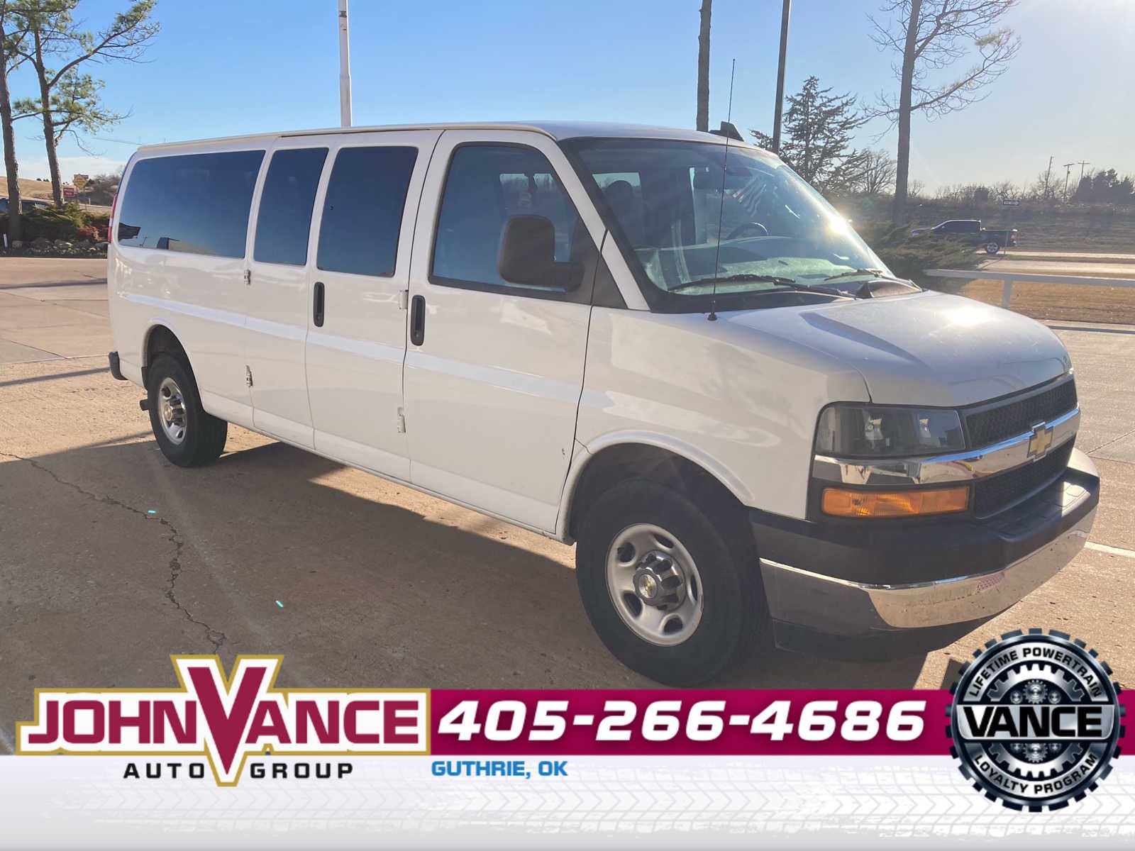2024 Chevrolet Express Passenger 3500 1LT