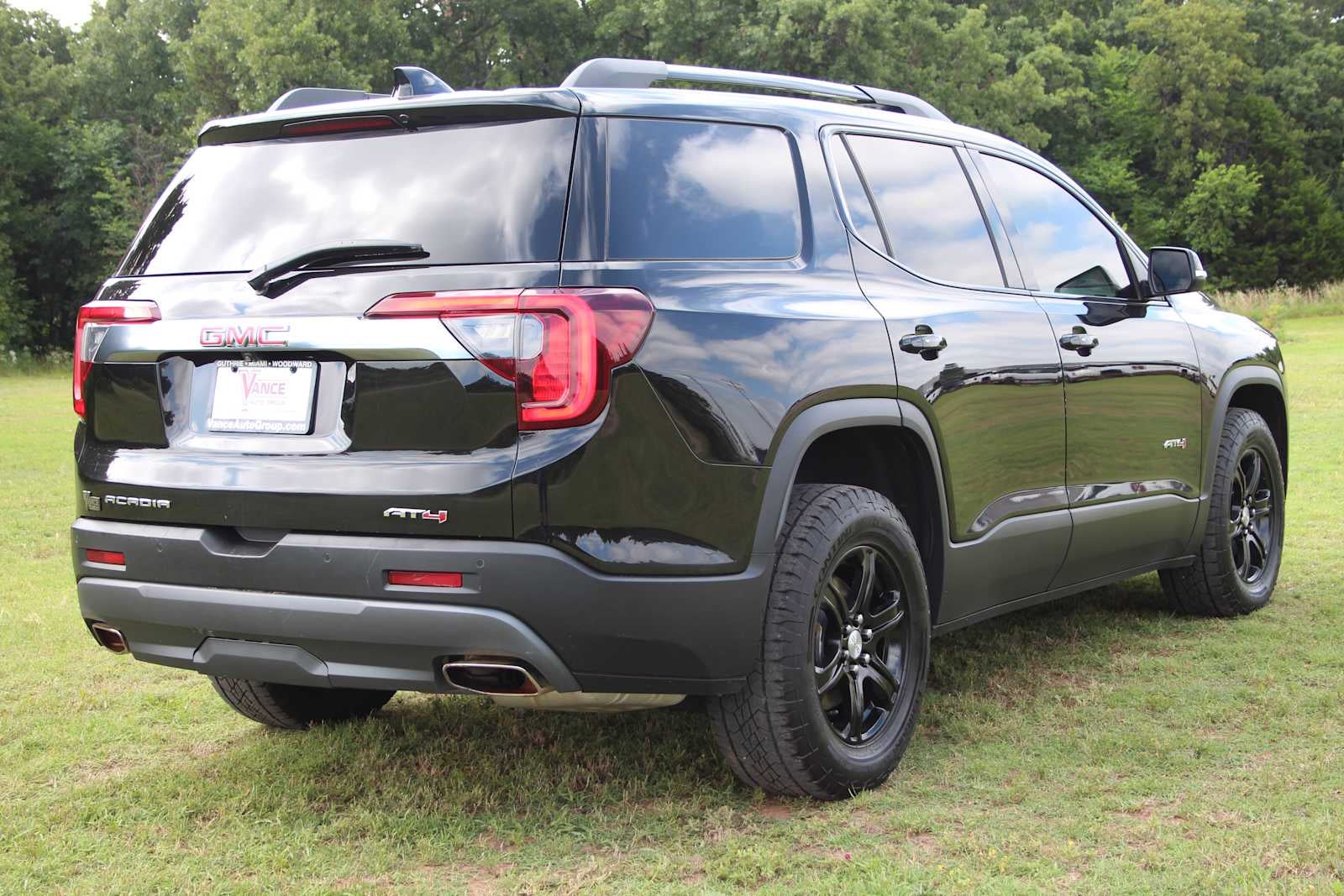 2023 GMC Acadia AT4