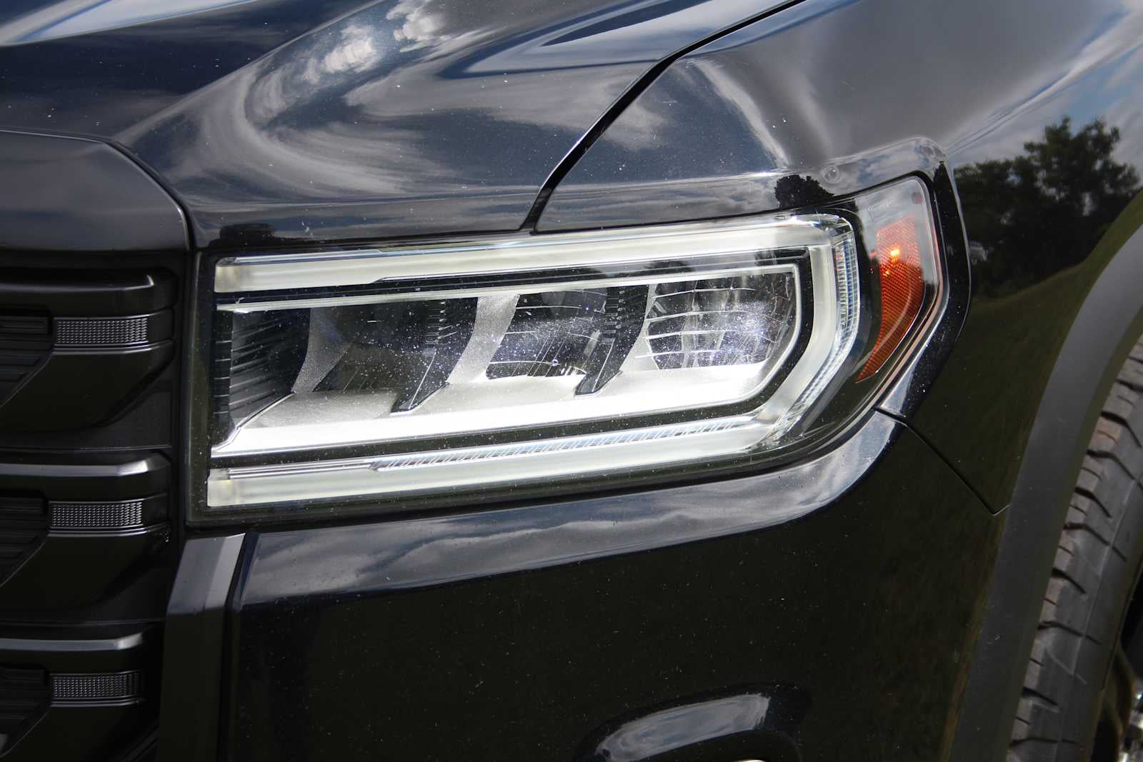 2023 GMC Acadia AT4