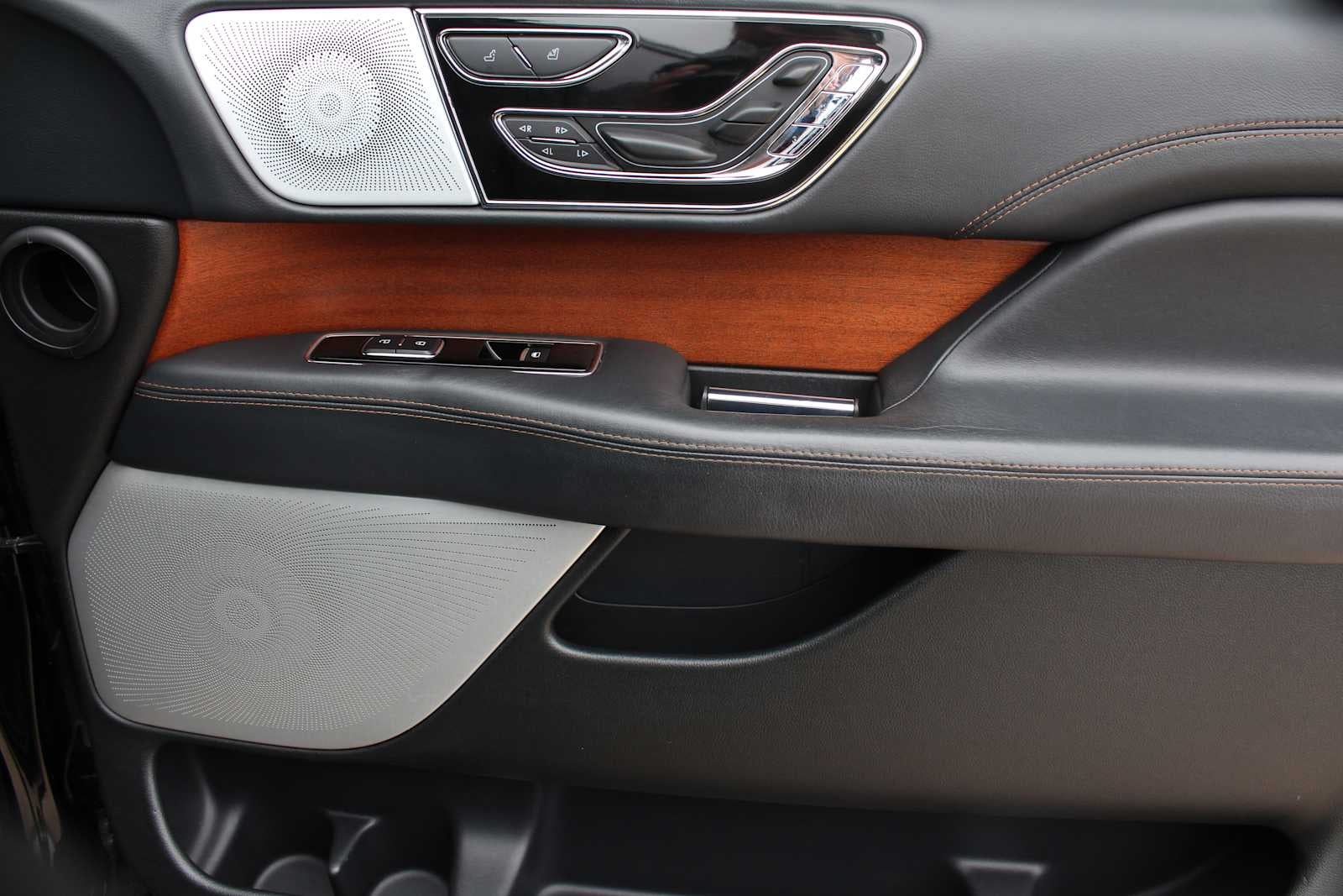 2022 Lincoln Navigator L Black Label