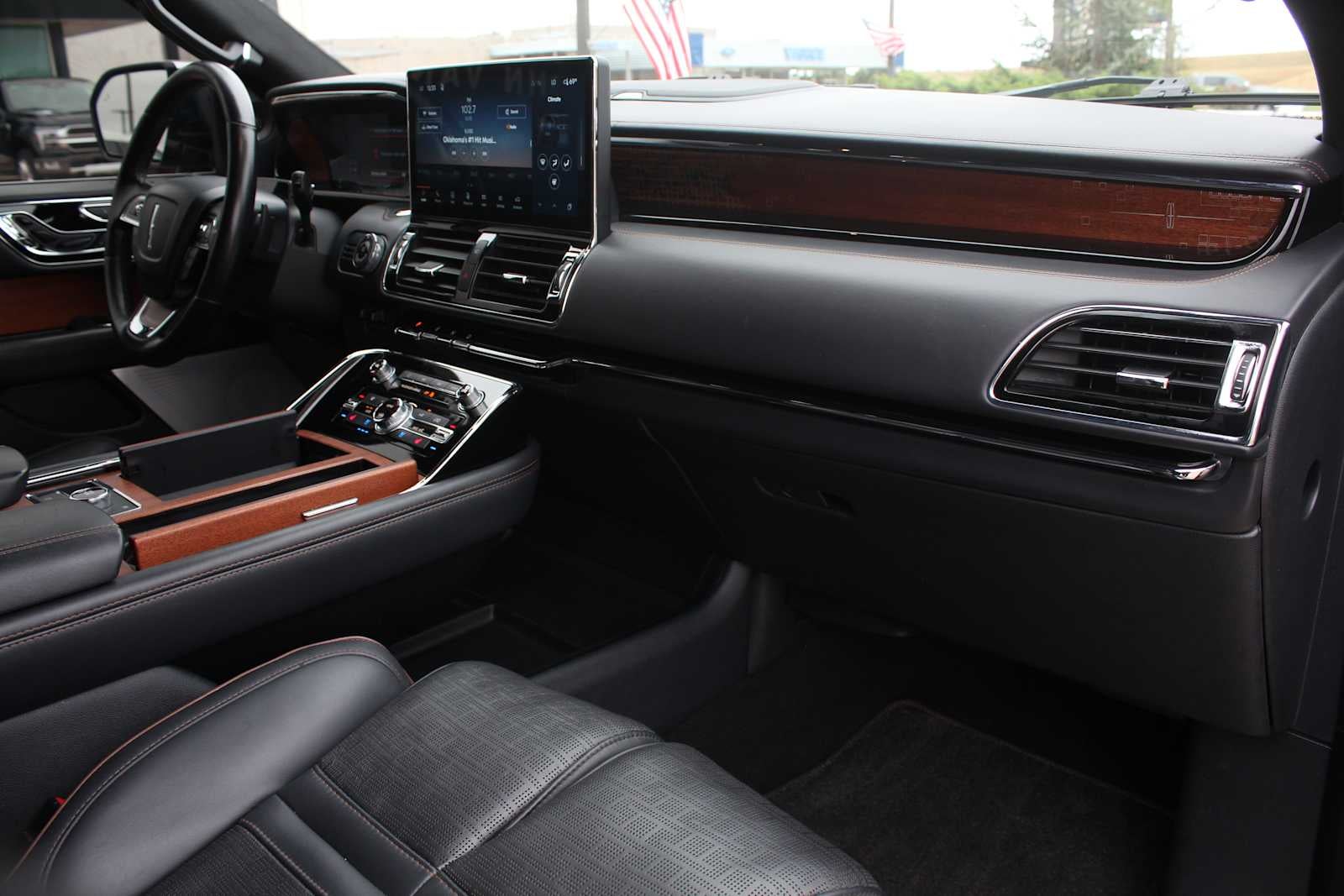 2022 Lincoln Navigator L Black Label