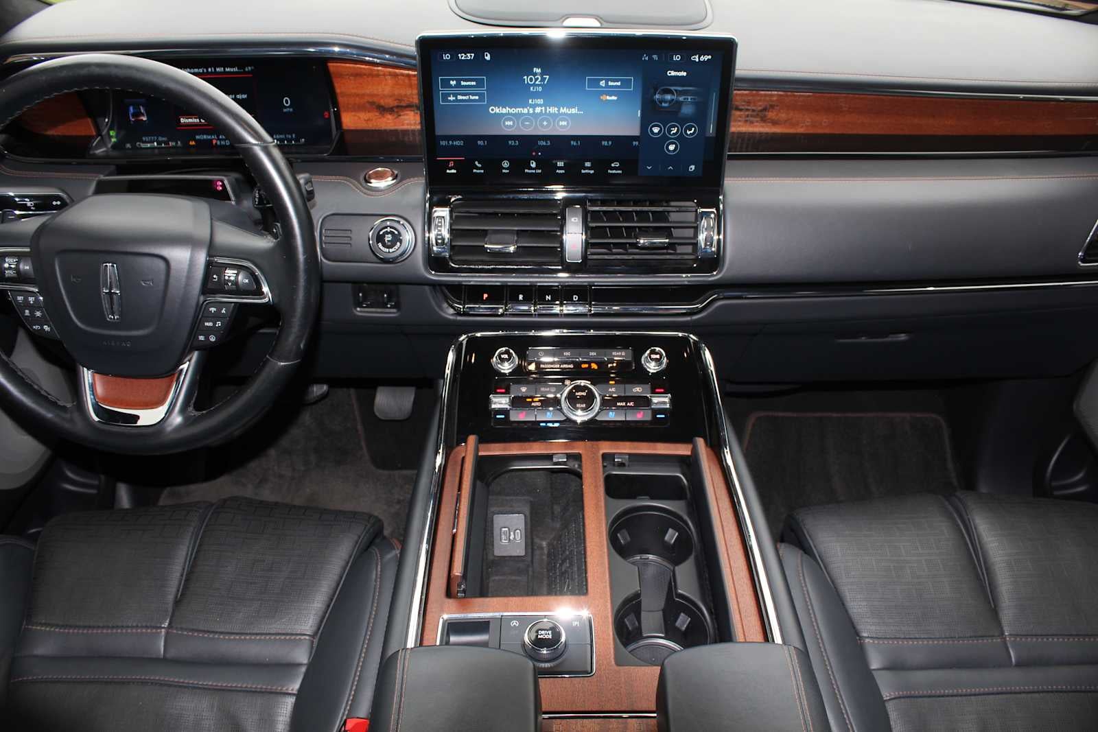 2022 Lincoln Navigator L Black Label