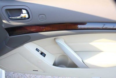 2014 INFINITI Q60 Convertible Base