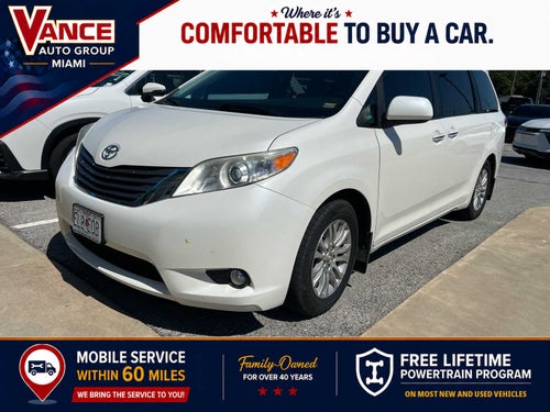 2017 Toyota Sienna XLE Auto Access Seat