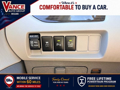 2017 Toyota Sienna XLE Auto Access Seat