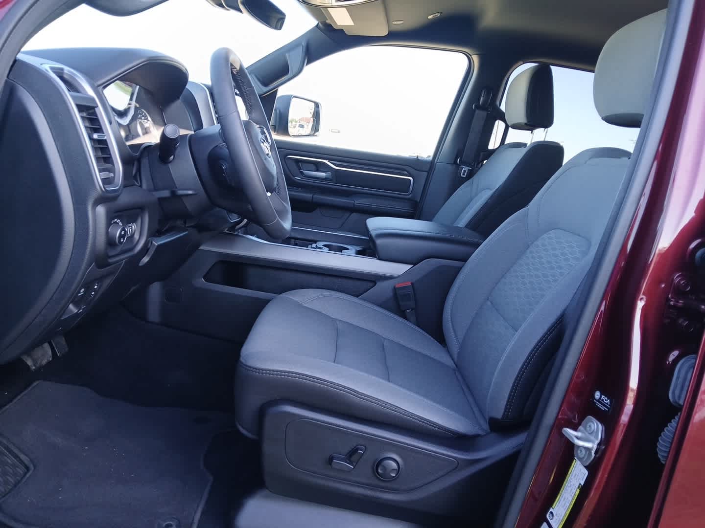 2025 RAM Ram 1500 Big Horn Crew Cab 4x4 5'7' Box
