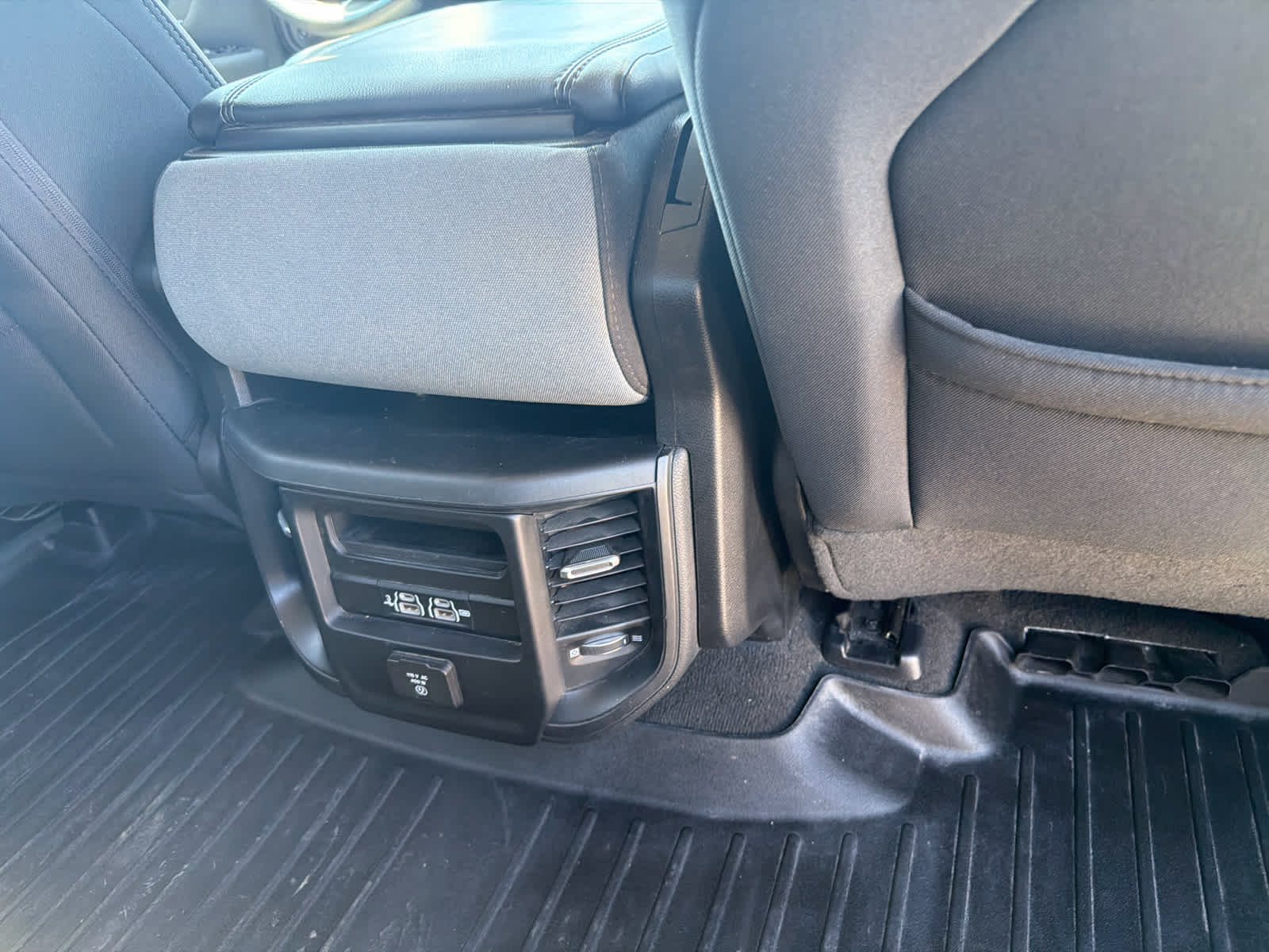 2020 RAM Ram 1500 Big Horn Crew Cab 4x4 5'7' Box