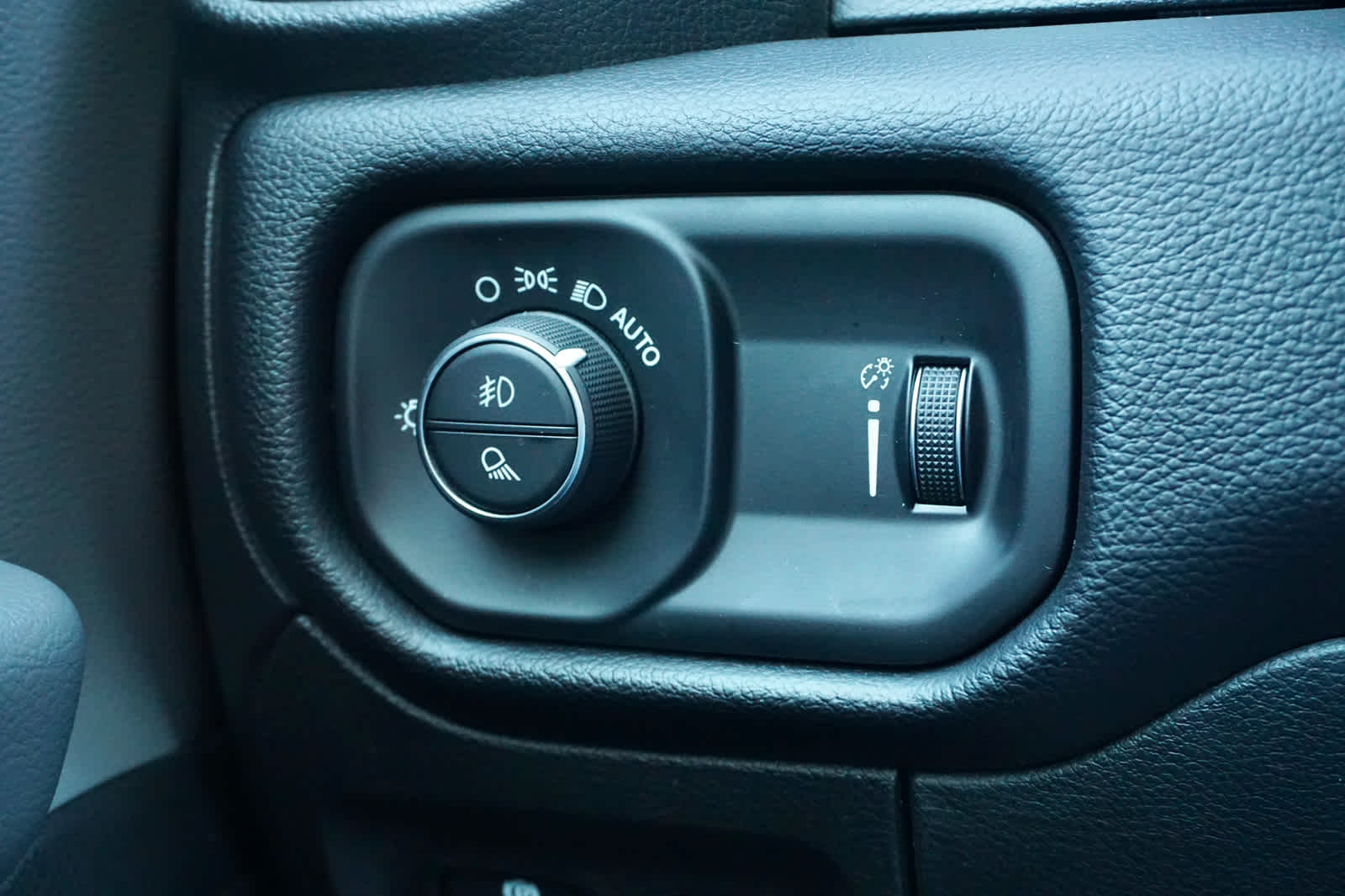 2020 RAM Ram 1500 Big Horn Crew Cab 4x4 5'7' Box