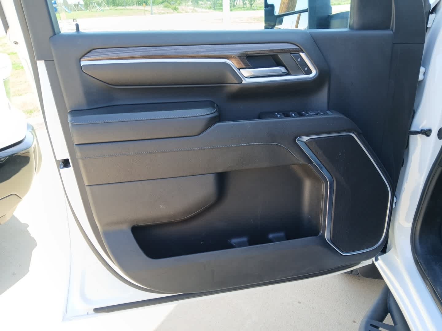2024 Chevrolet Silverado 3500HD Chassis LT