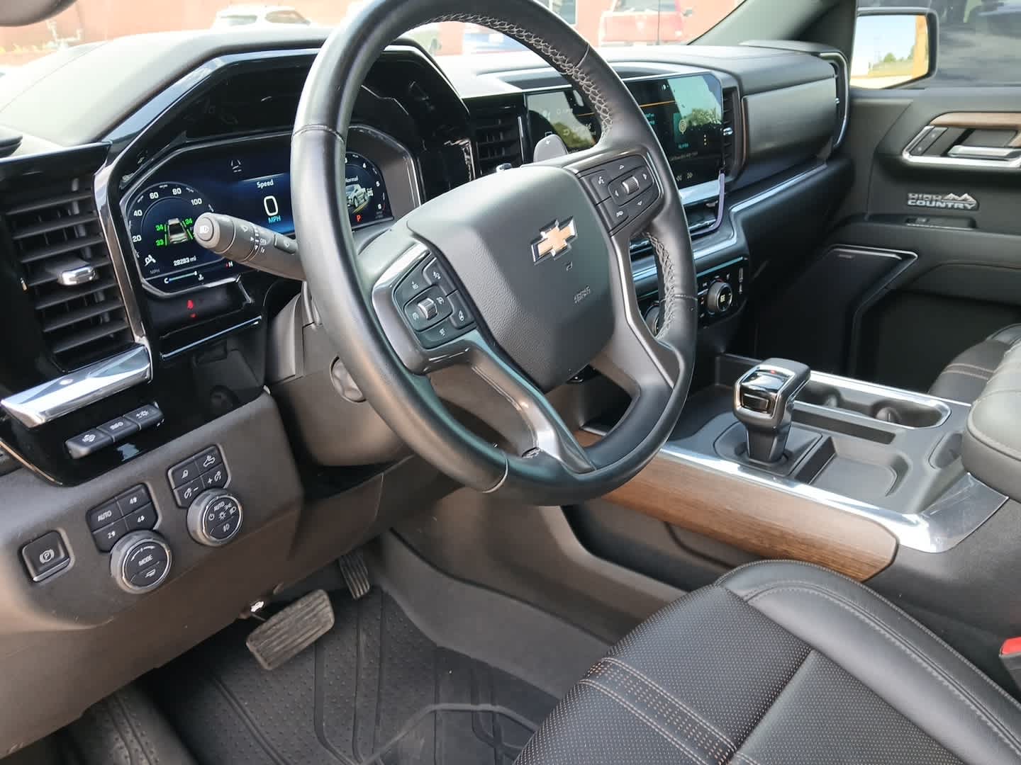 2023 Chevrolet Silverado 1500 4WD Crew Cab Short Bed High Country