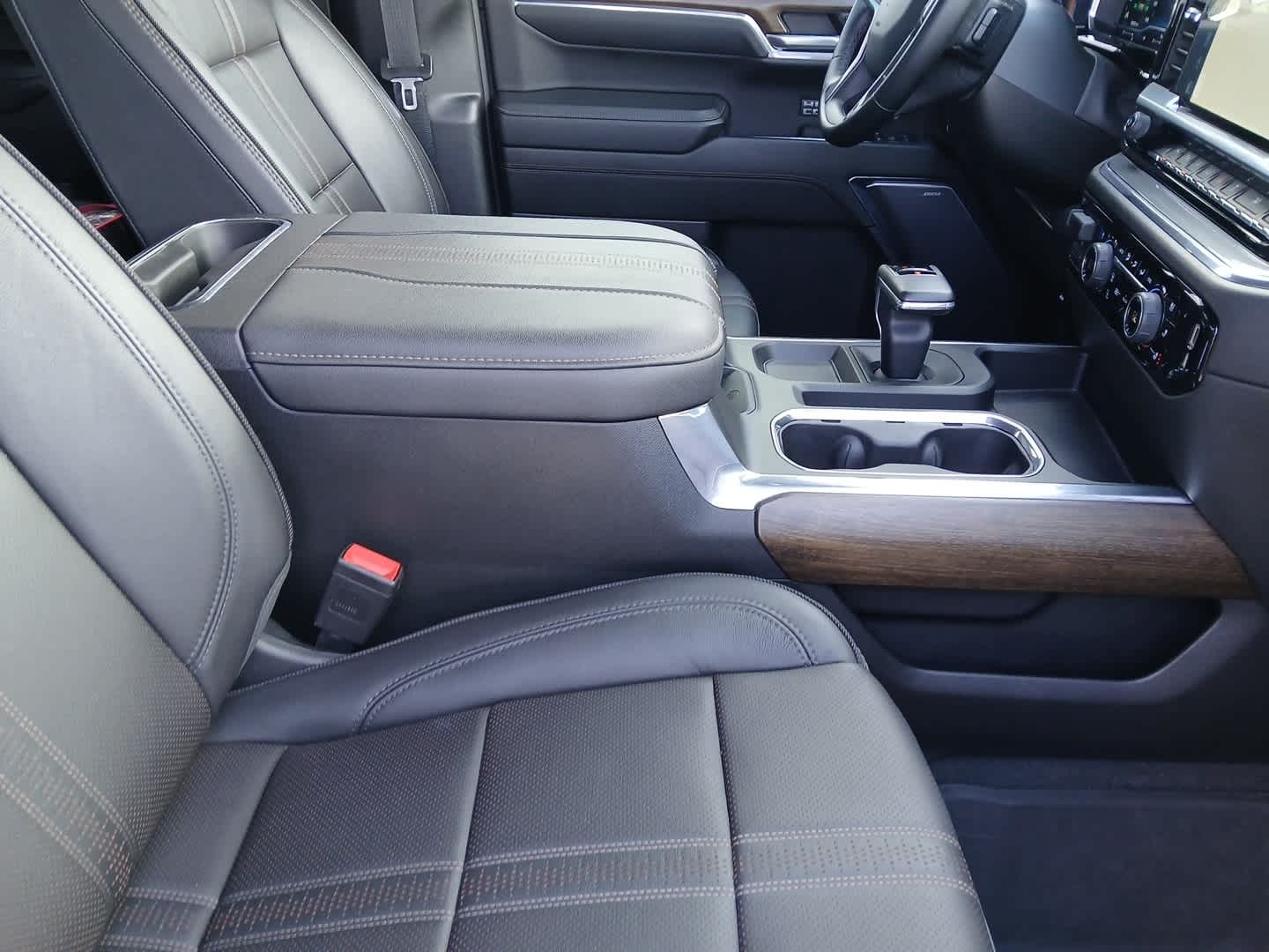 2023 Chevrolet Silverado 1500 4WD Crew Cab Short Bed High Country