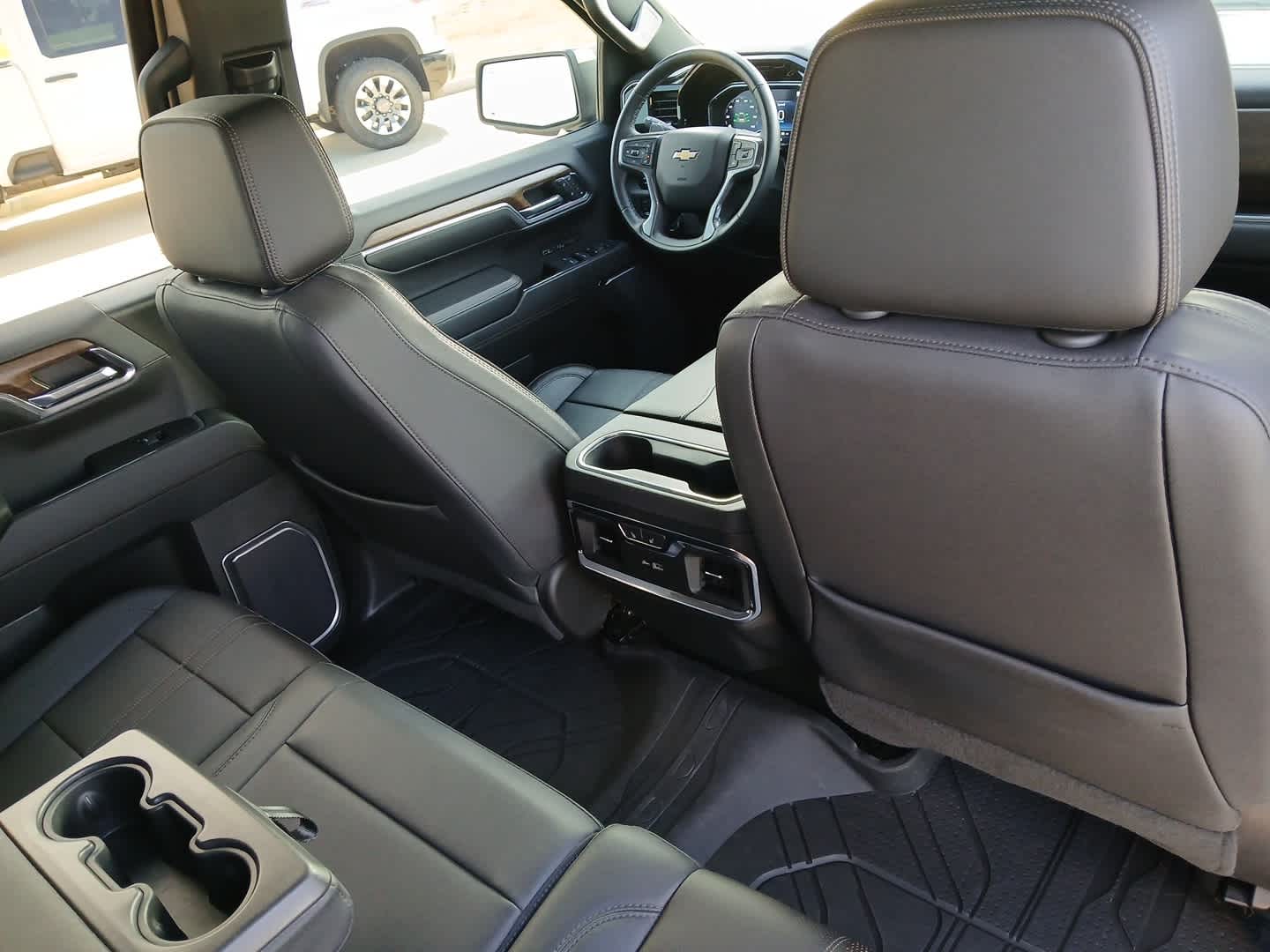 2023 Chevrolet Silverado 1500 4WD Crew Cab Short Bed High Country