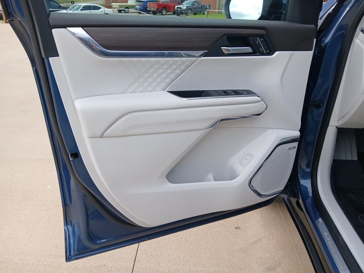 2026 GMC Acadia Denali AWD