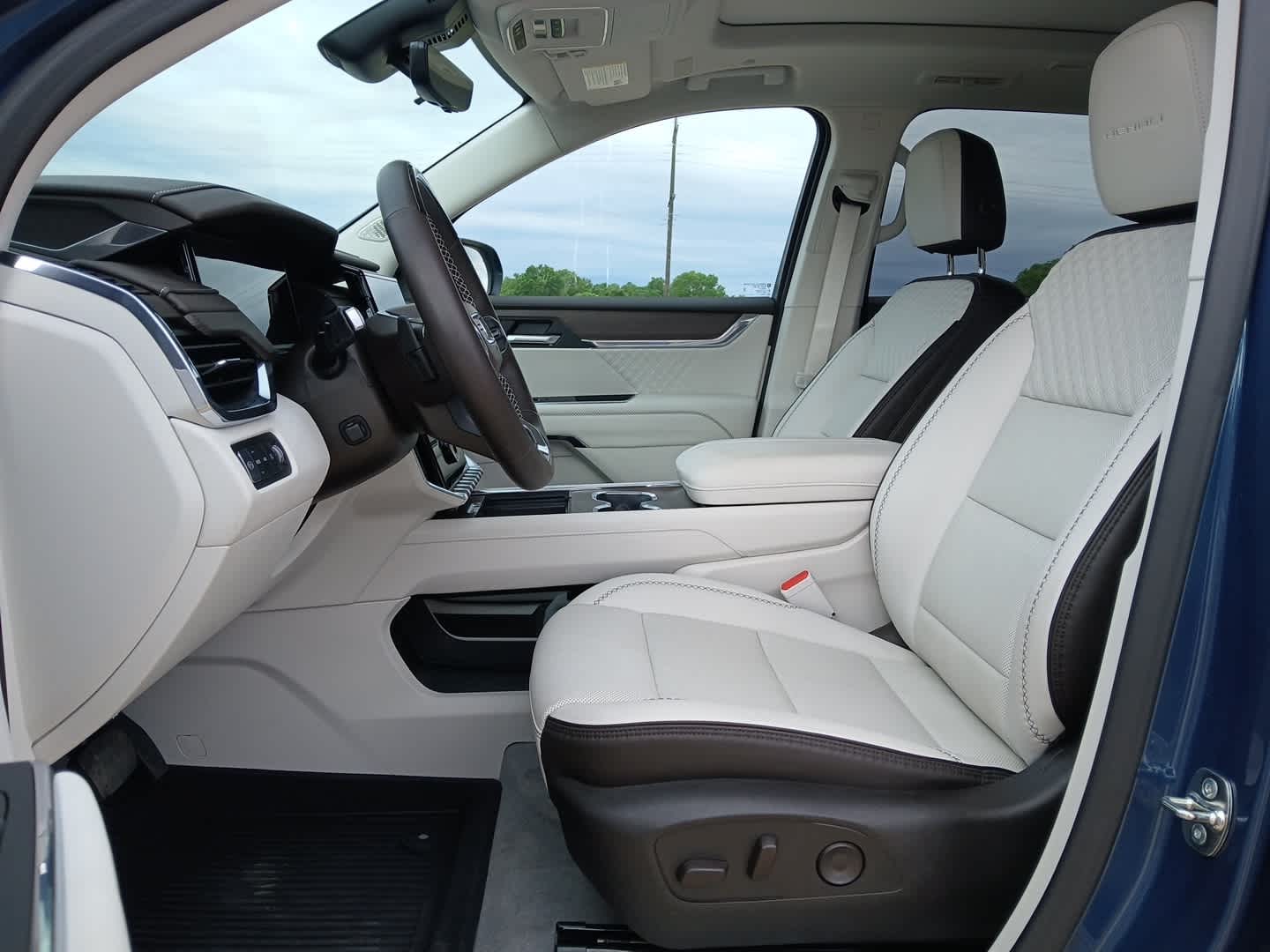 2026 GMC Acadia Denali AWD