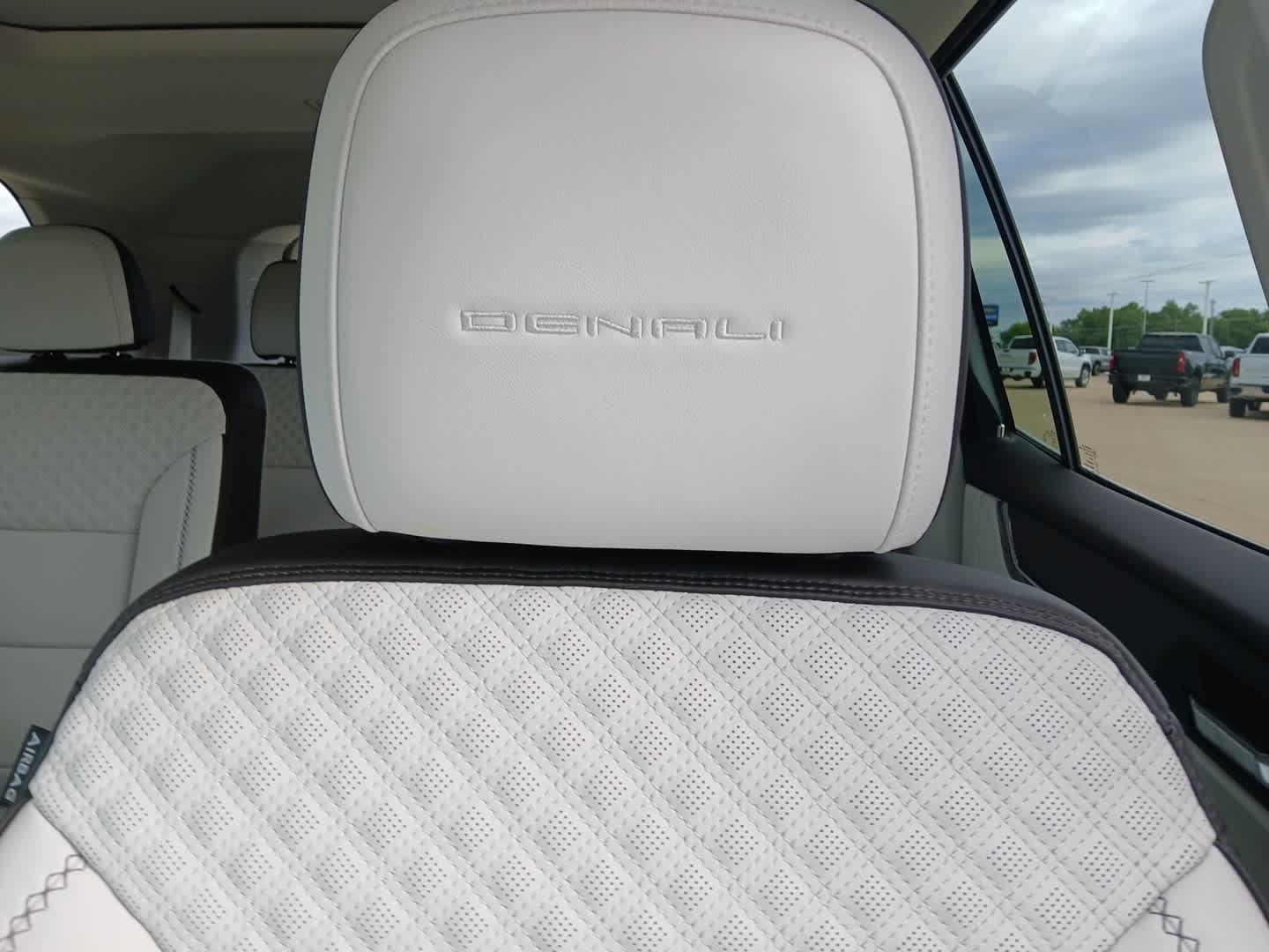 2026 GMC Acadia Denali AWD