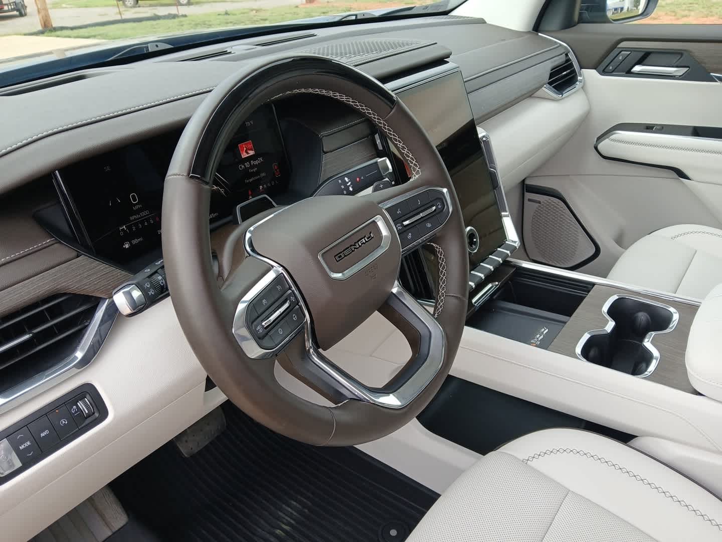 2026 GMC Acadia Denali AWD