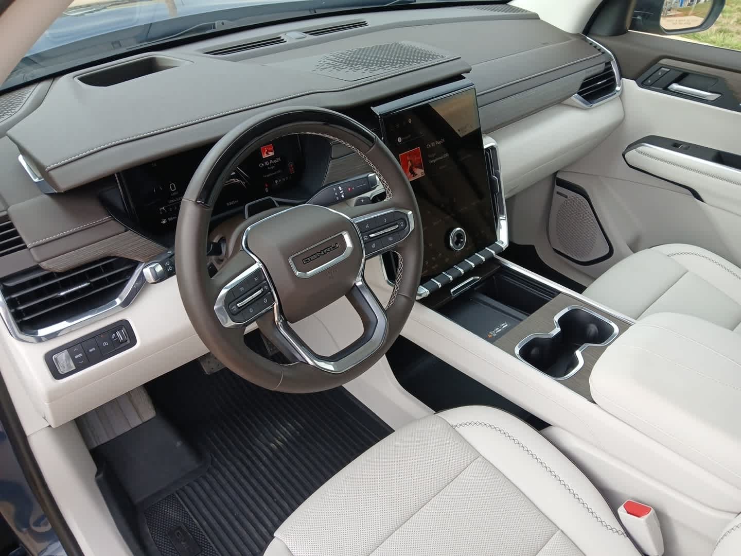 2026 GMC Acadia Denali AWD