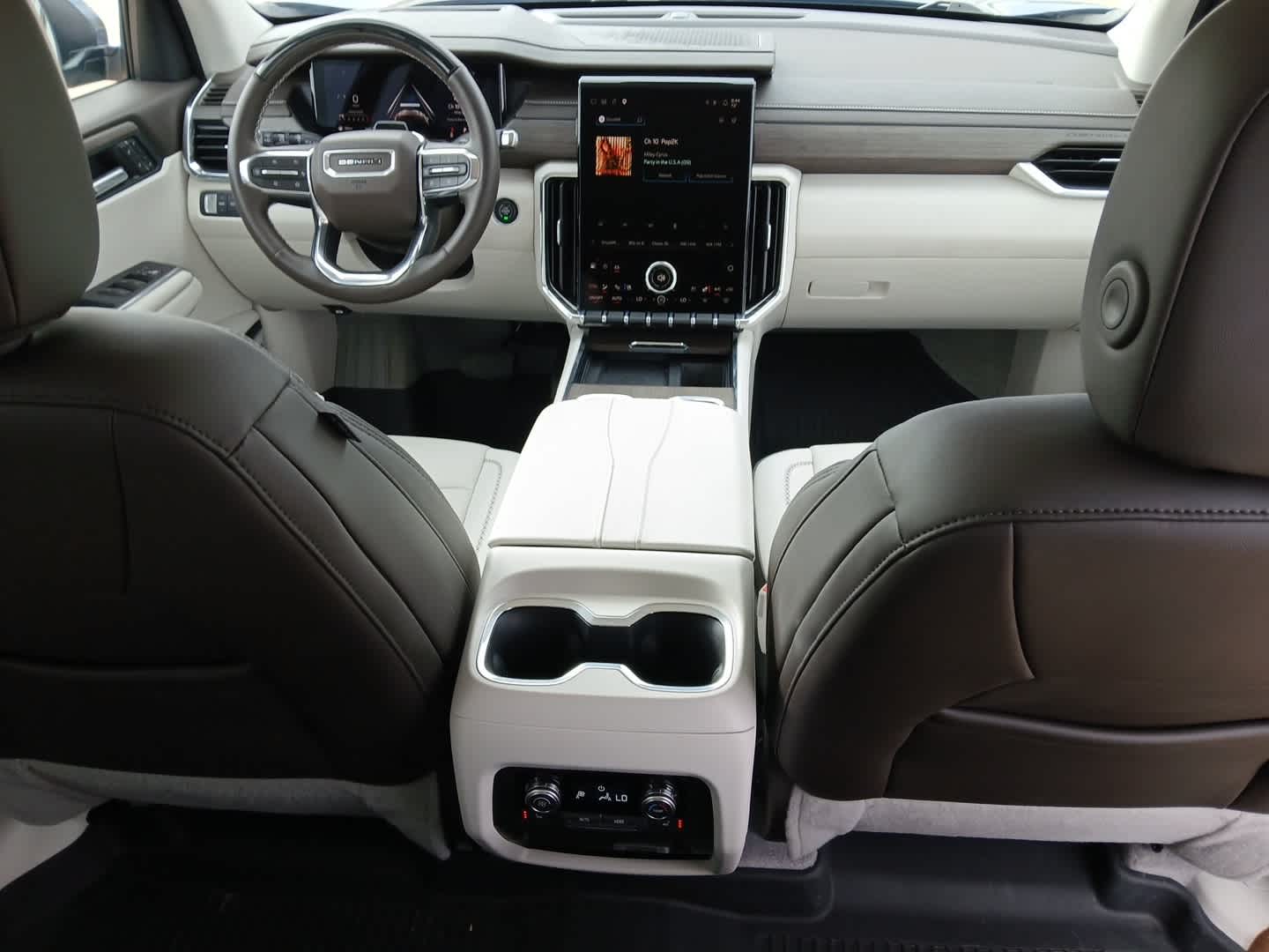 2026 GMC Acadia Denali AWD