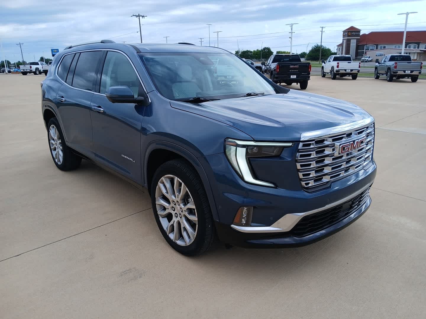 2026 GMC Acadia Denali AWD