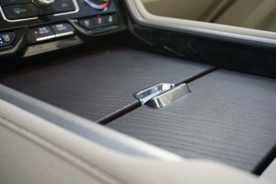 2024 GMC Yukon 4WD Denali