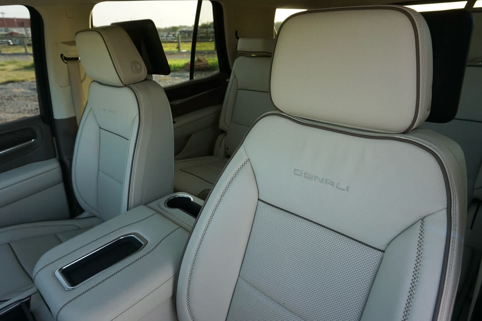 2024 GMC Yukon 4WD Denali