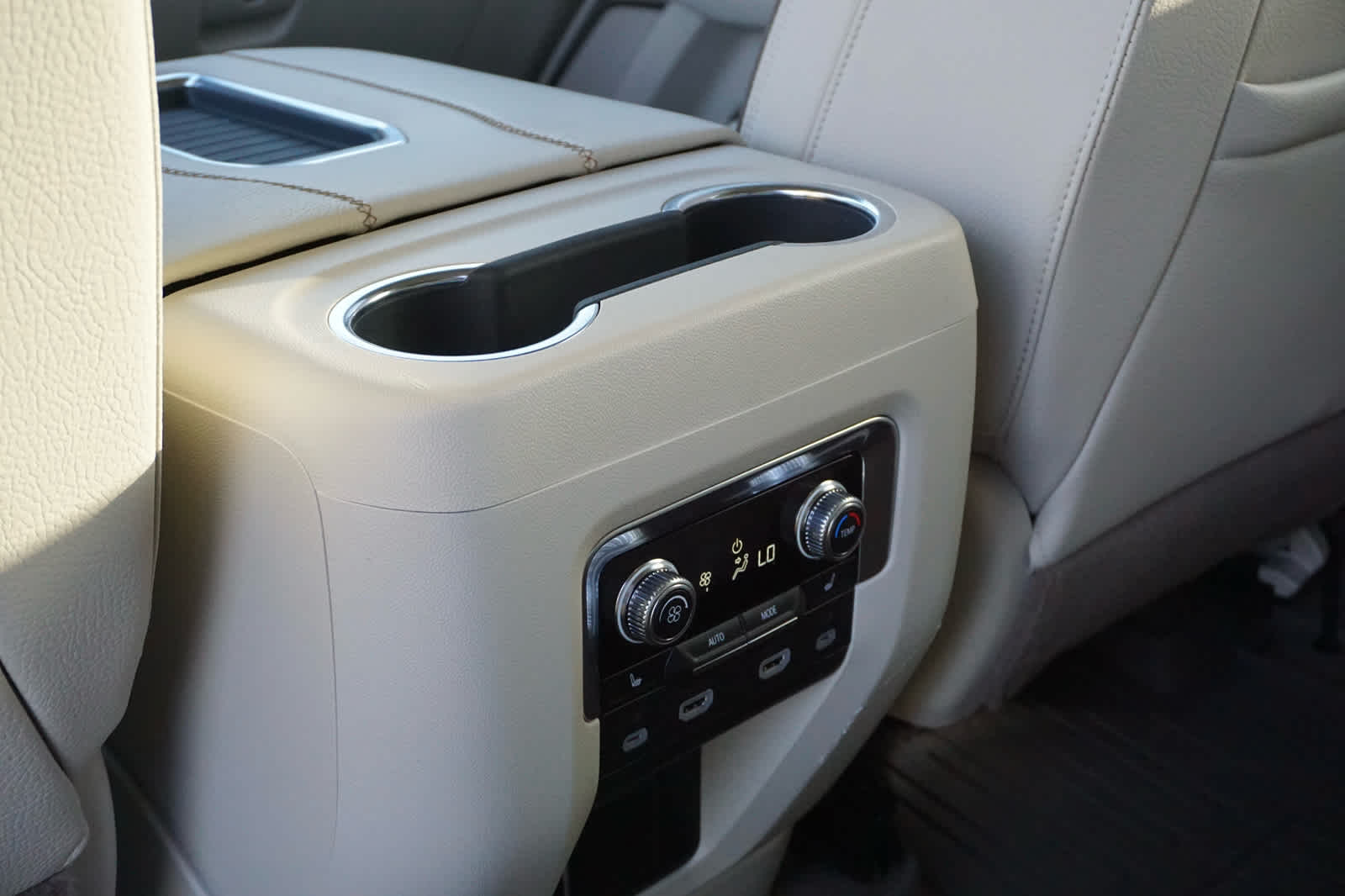 2024 GMC Yukon 4WD Denali