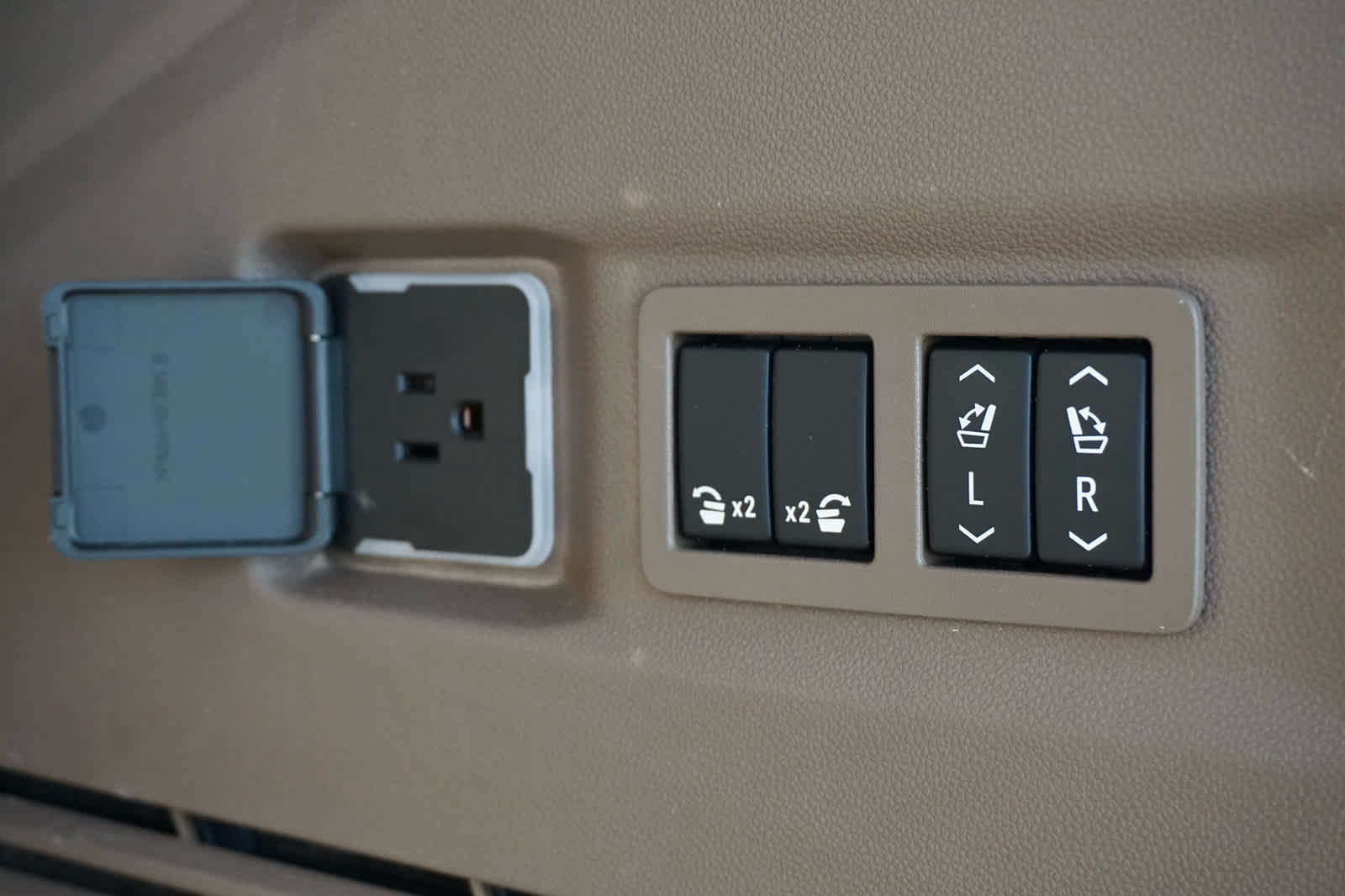 2024 GMC Yukon 4WD Denali