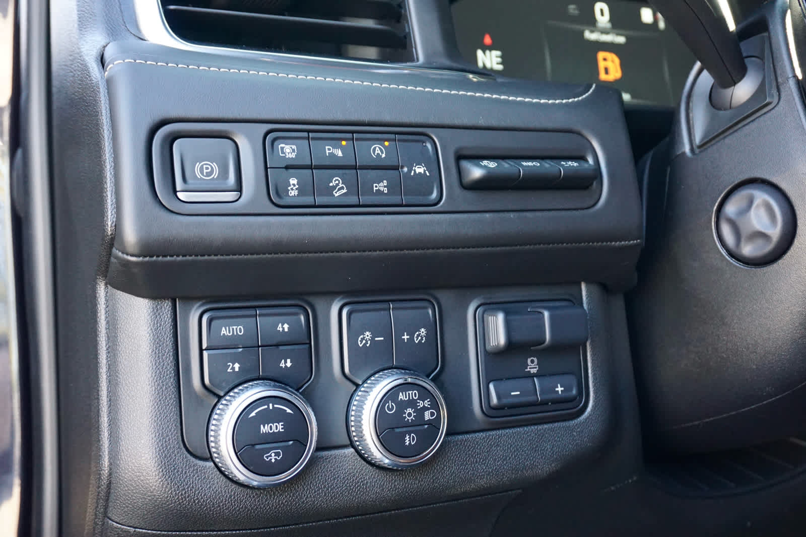 2023 GMC Yukon XL 4WD Denali Ultimate