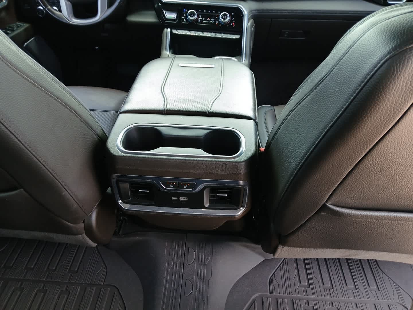 2024 GMC Sierra 2500HD 4WD Crew Cab Standard Bed Denali