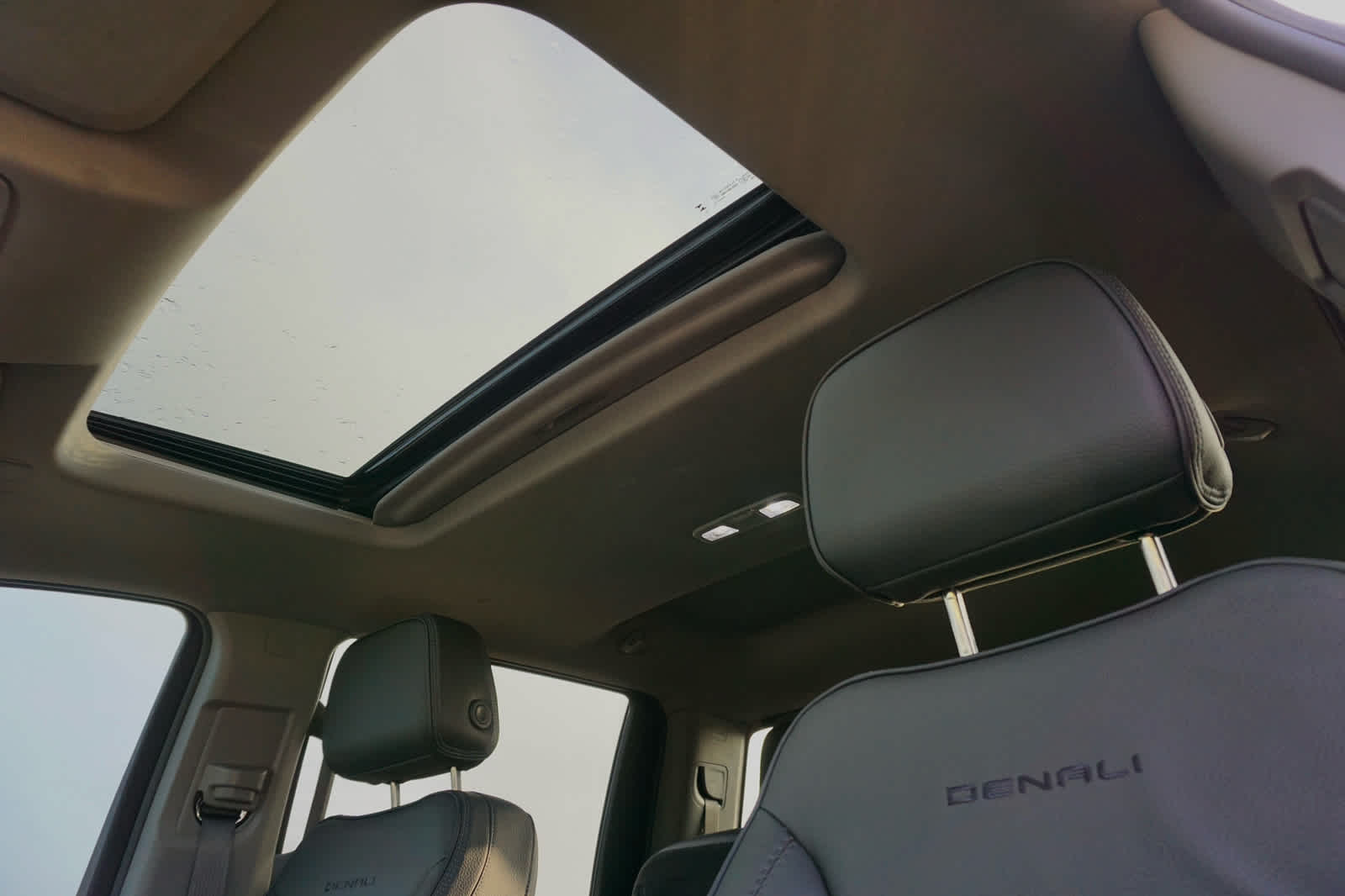 2025 GMC Sierra 2500HD 4WD Crew Cab Standard Bed Denali