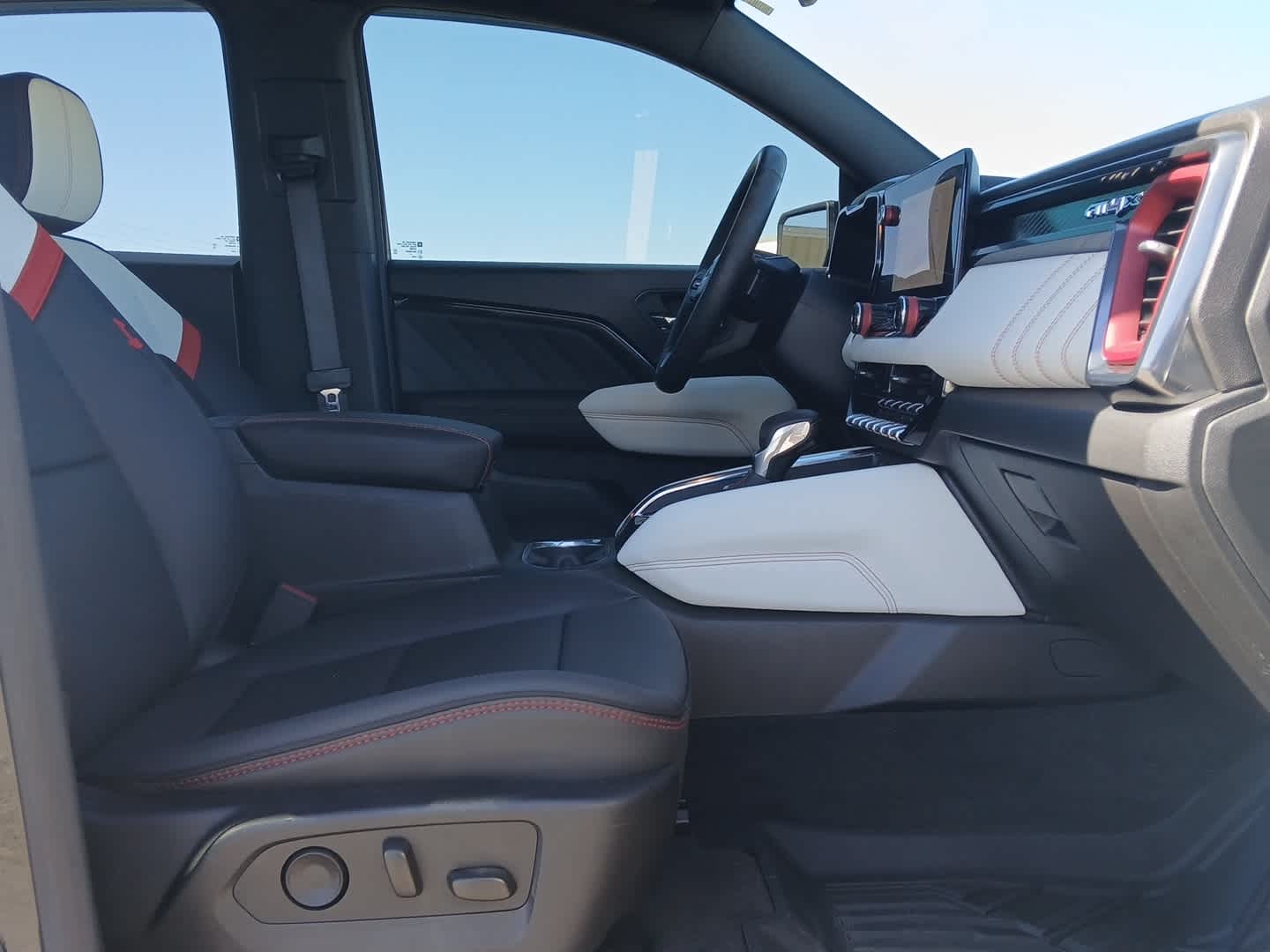 2023 GMC Canyon 4WD Crew Cab Short Box AT4X