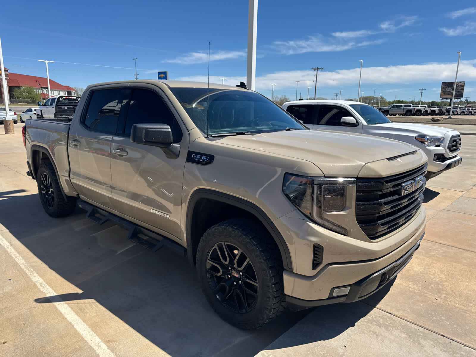 2022 GMC Sierra 1500 4WD Crew Cab Short Box Elevation
