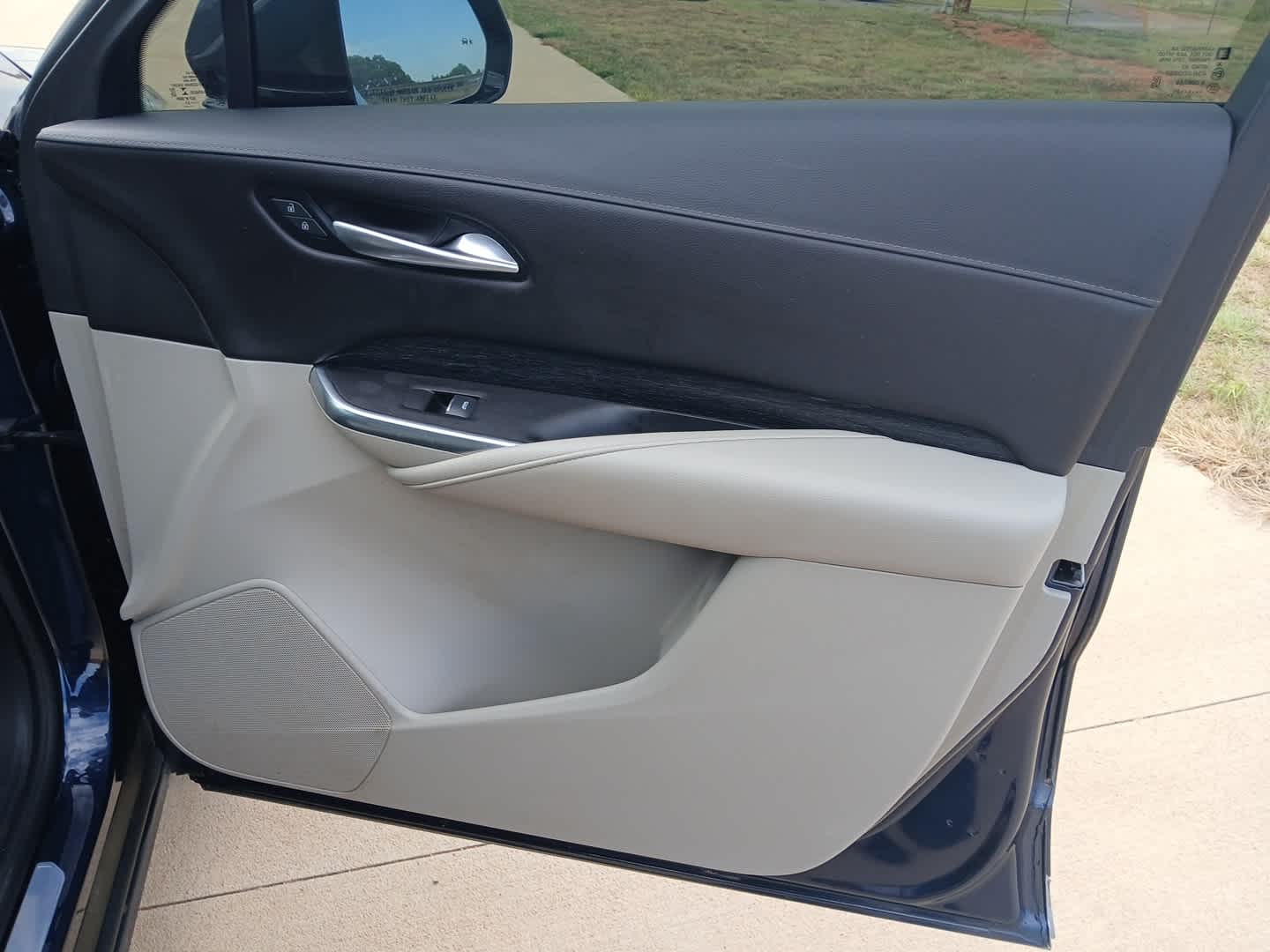 2022 Cadillac XT4 AWD Premium Luxury