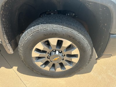 2024 Chevrolet Silverado 2500HD 4WD Crew Cab Standard Bed Custom