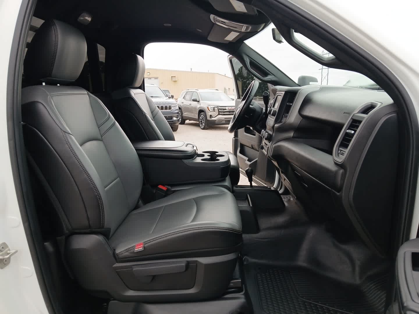 2024 RAM 3500 Tradesman Regular Cab 4x4 8' Box
